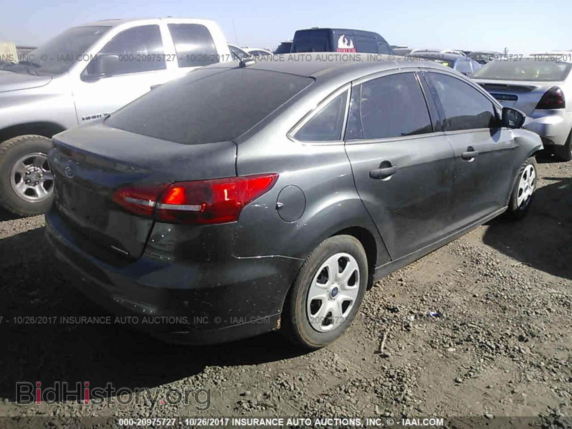 2016 Ford Focus - VIN: 1FADP3E2XGL387633 - Photo 4
