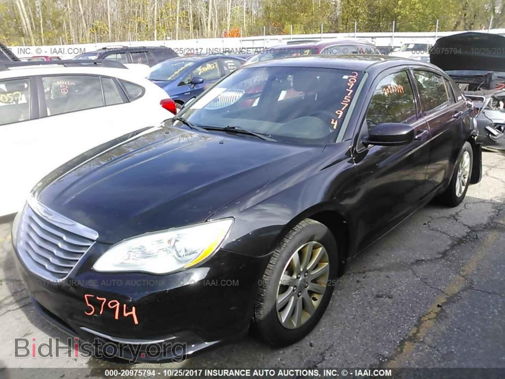 2012 Chrysler 200 - VIN: 1C3CCBBB3CN106811 - Фото 2