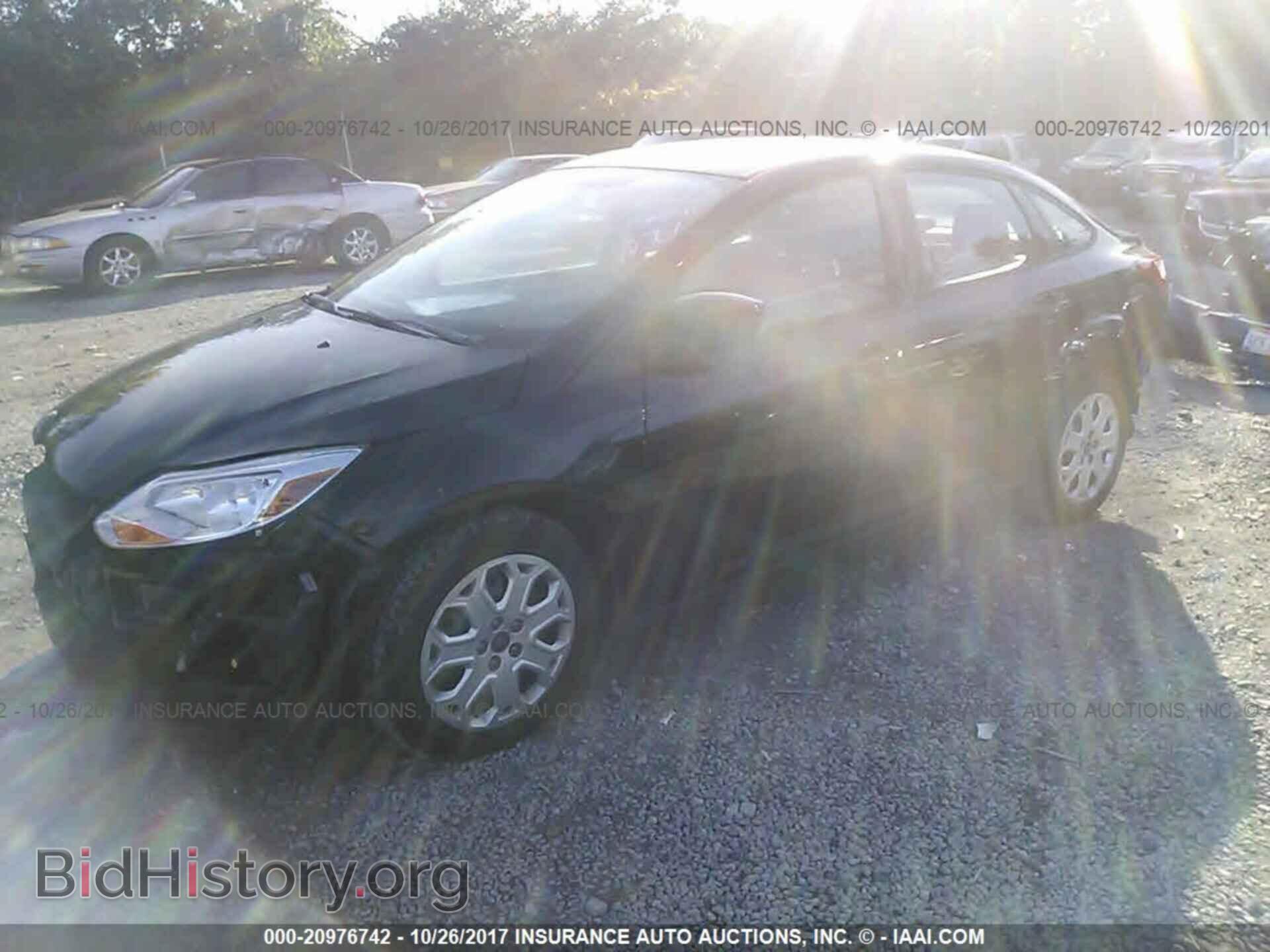 2012 Ford Focus - VIN: 1FAHP3F27CL234072 - Фото 2