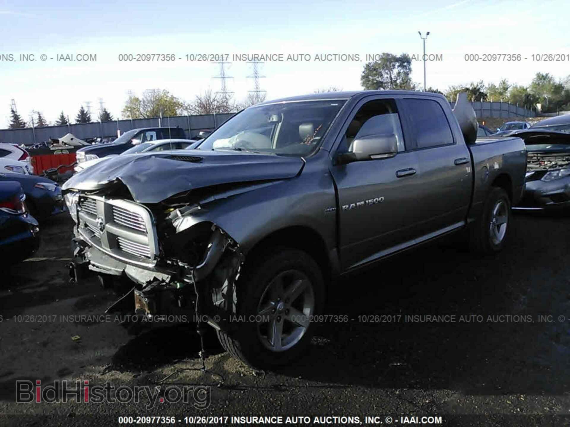 2011 Dodge Ram 1500 - VIN: 1D7RB1CT2BS587070 - Фото 2