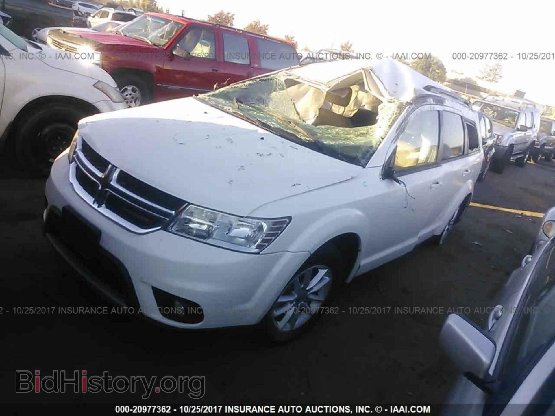 2015 Dodge Journey - VIN: 3C4PDCBG4FT743979 - Фото 2