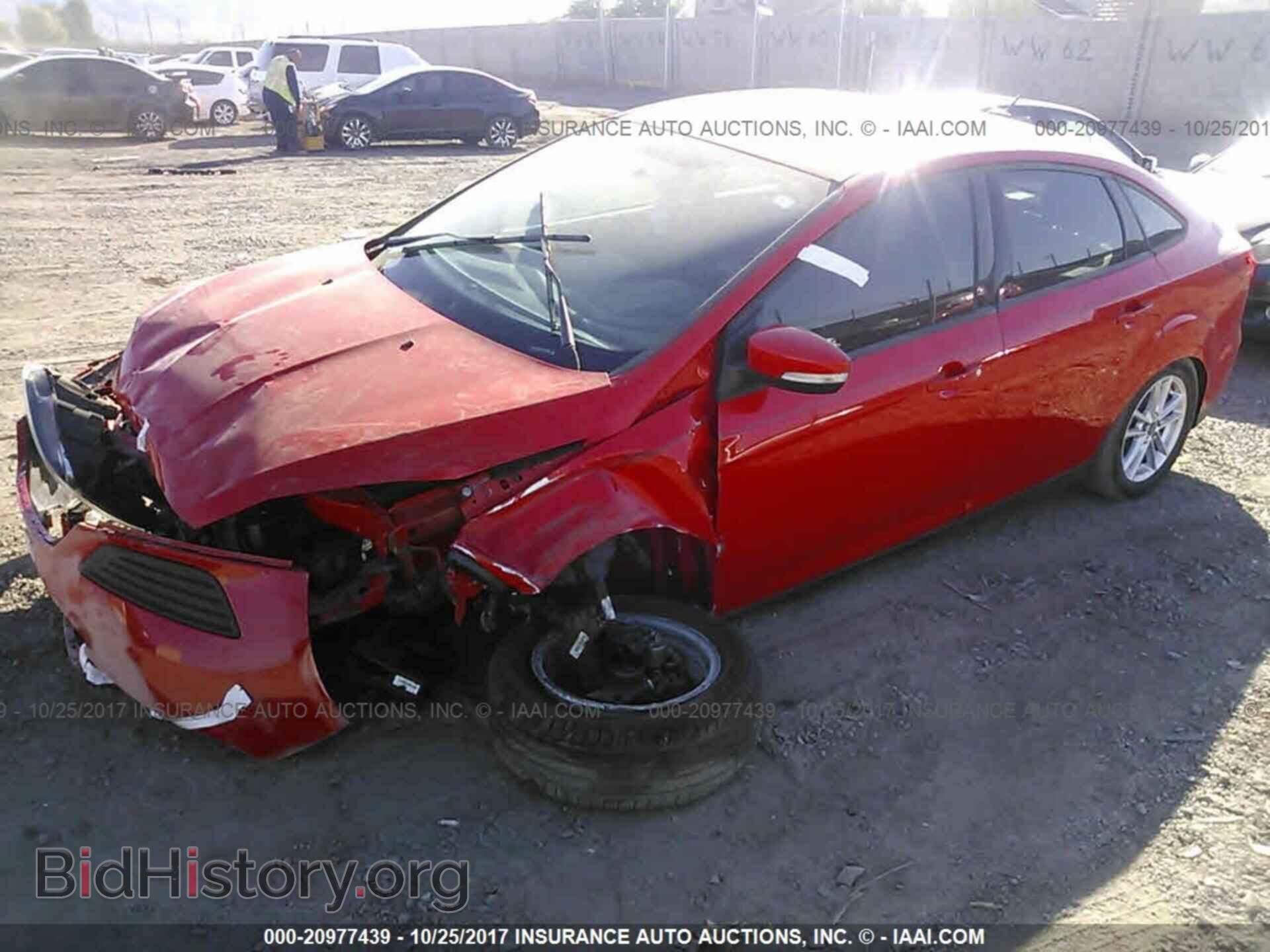 2015 Ford Focus - VIN: 1FADP3F27FL349001 - Photo 2