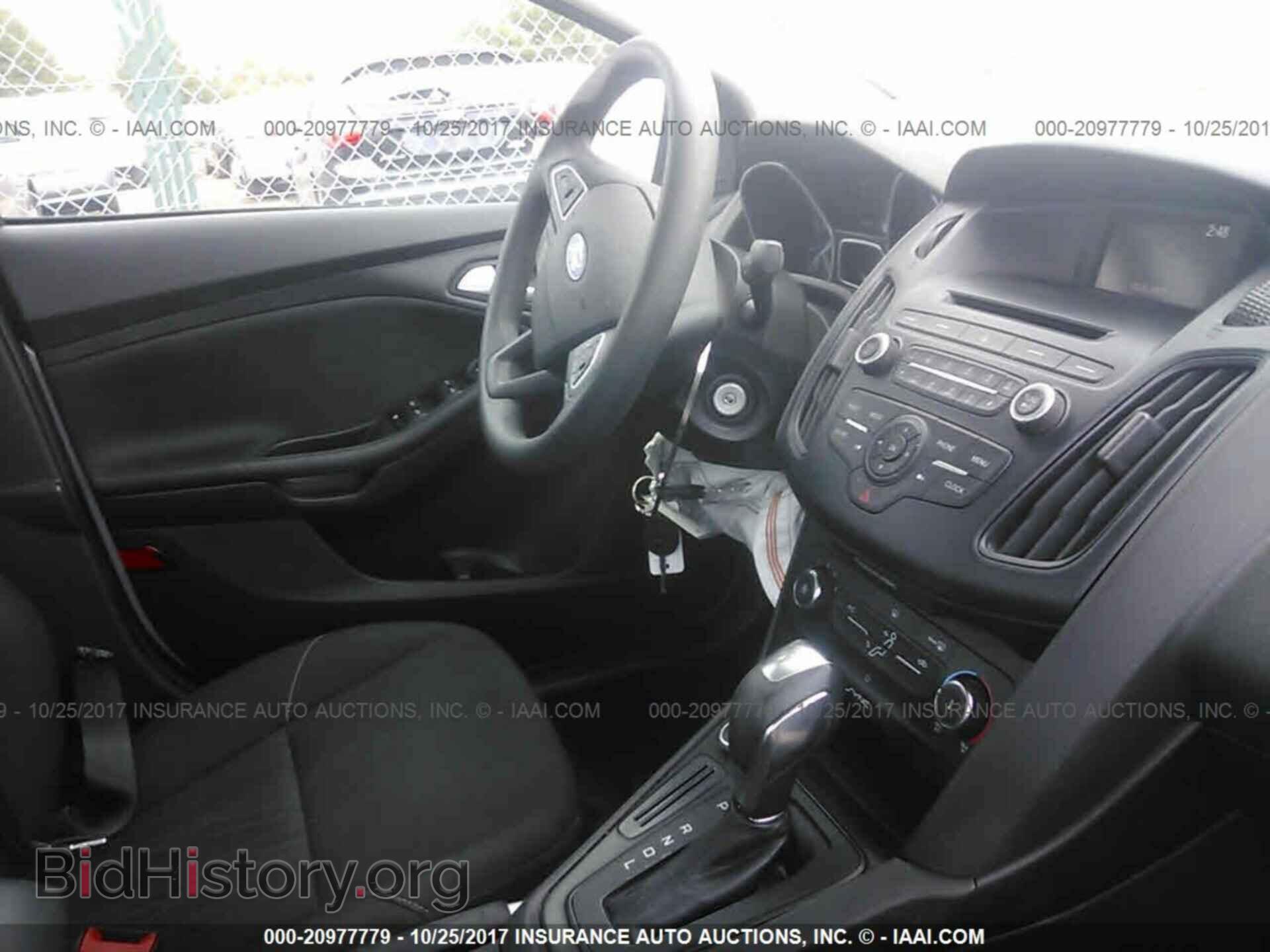 2015 Ford Focus - VIN: 1FADP3F23FL207521 - Photo 5