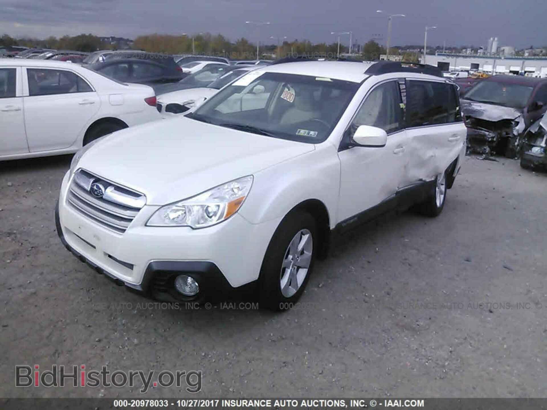 2014 Subaru Outback - VIN: 4S4BRBCC3E3321452 - Photo 2