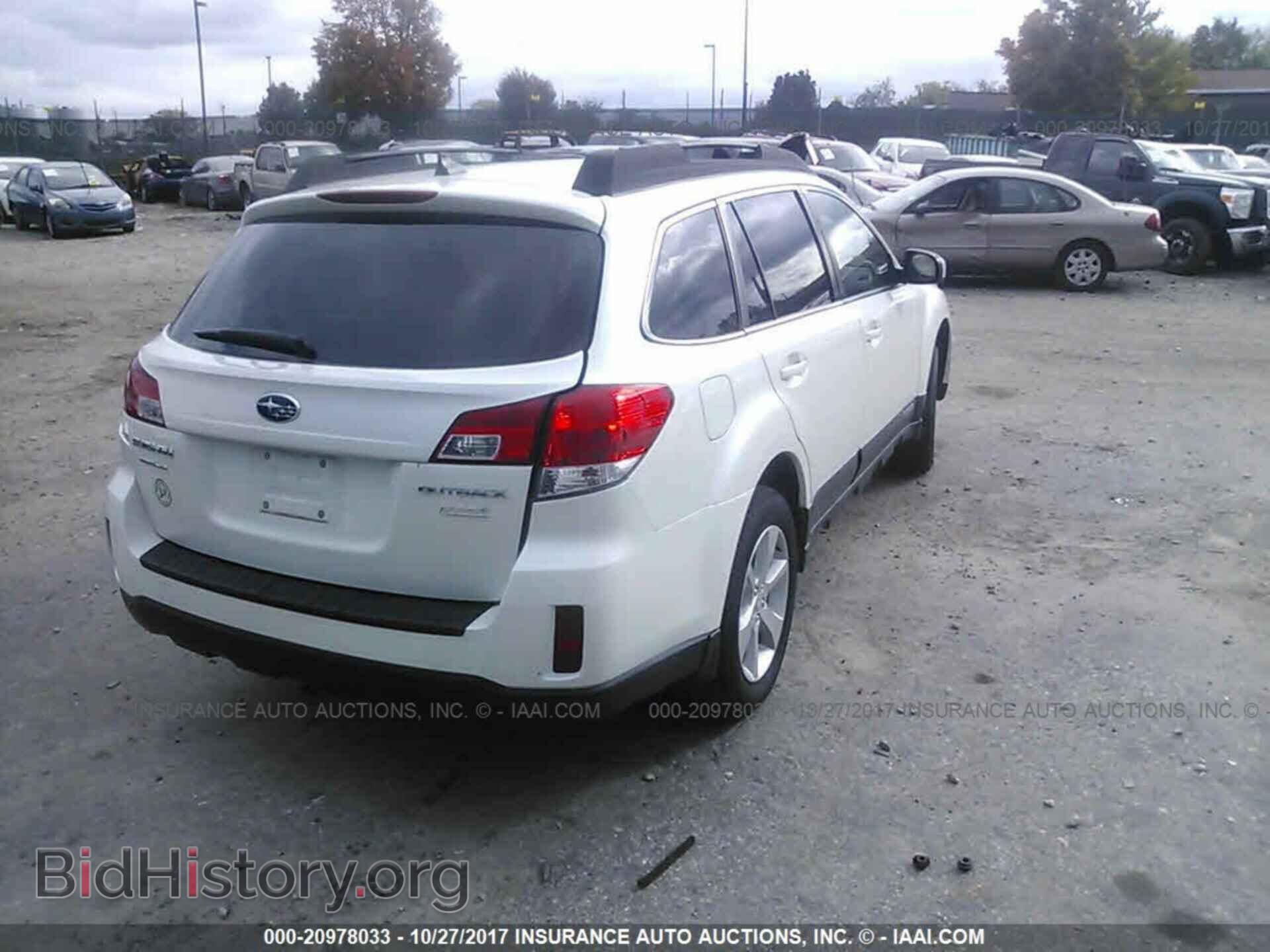 2014 Subaru Outback - VIN: 4S4BRBCC3E3321452 - Photo 4