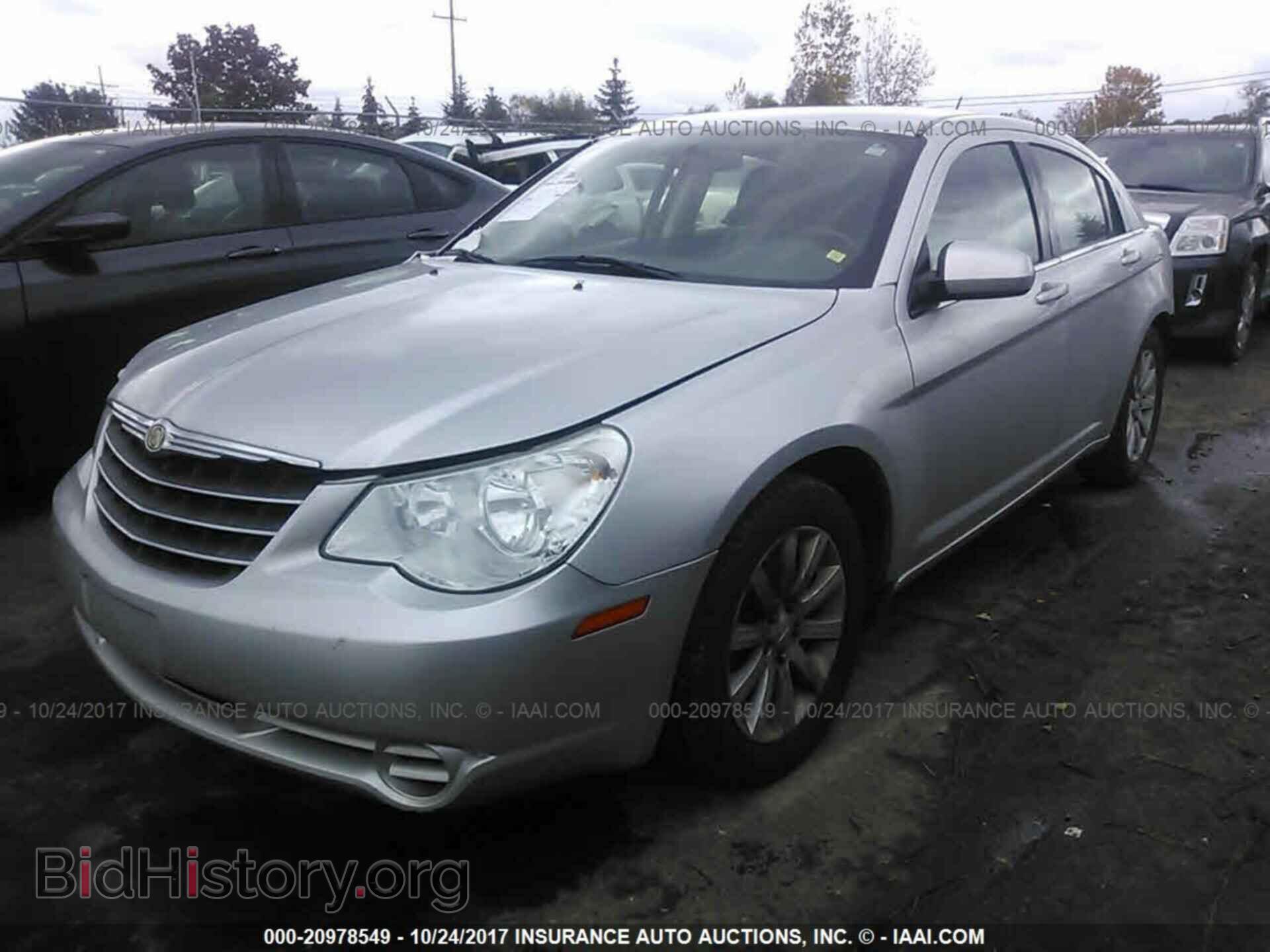 2010 CHRYSLER SEBRING - VIN: 1C3CC5FB9AN192862 - Фото 2
