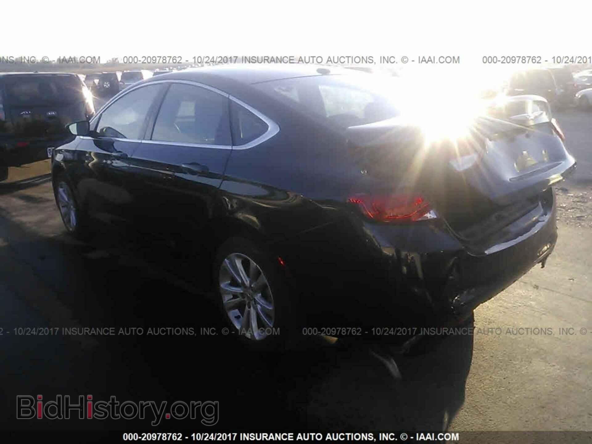 2015 Chrysler 200 - VIN: 1C3CCCAB3FN750742 - Photo 3