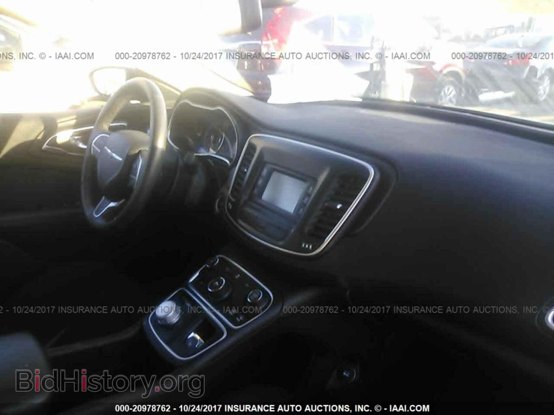 2015 Chrysler 200 - VIN: 1C3CCCAB3FN750742 - Photo 5