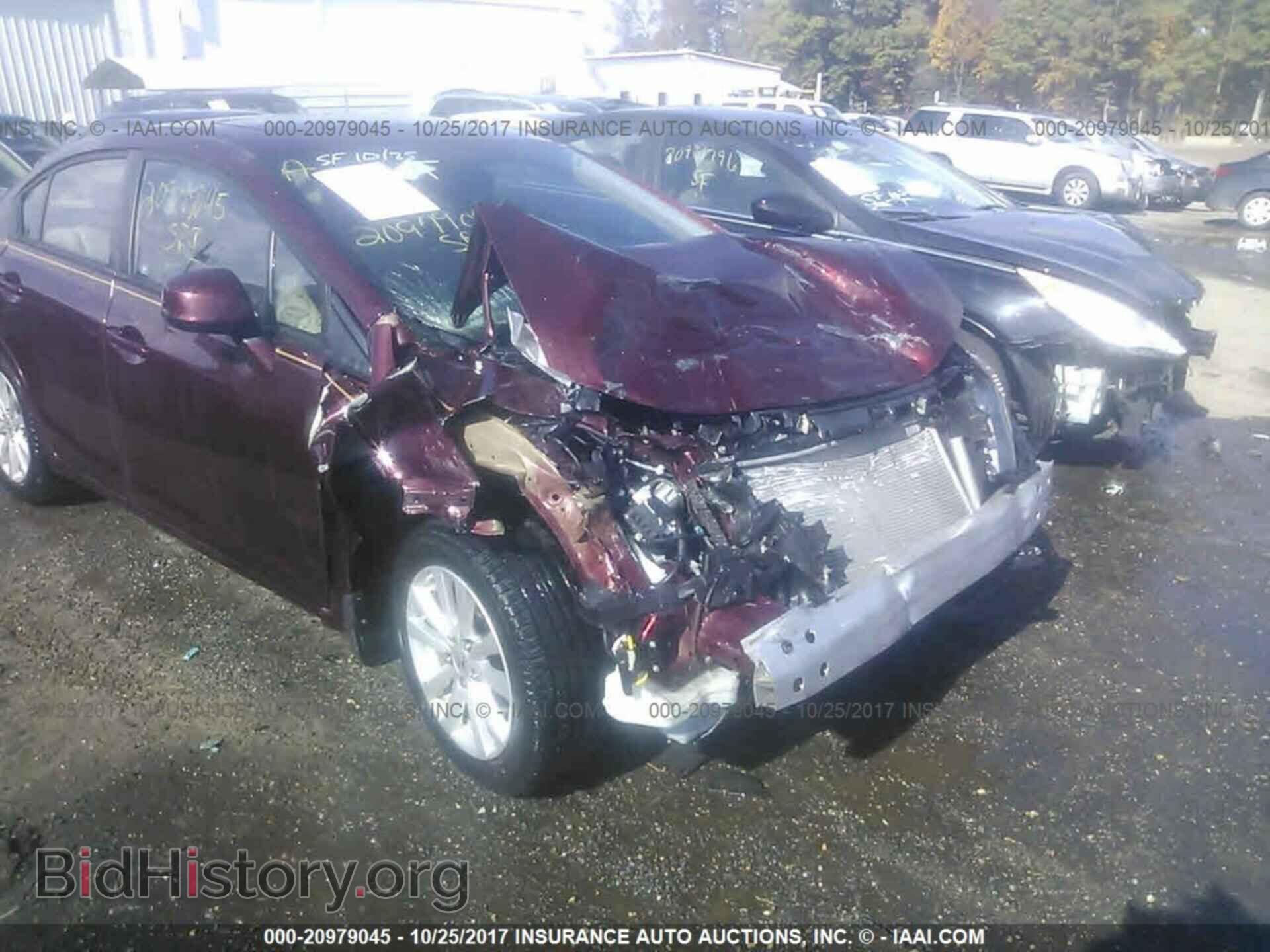 2012 Honda Civic - VIN: 2HGFB2F84CH543625 - Photo 6