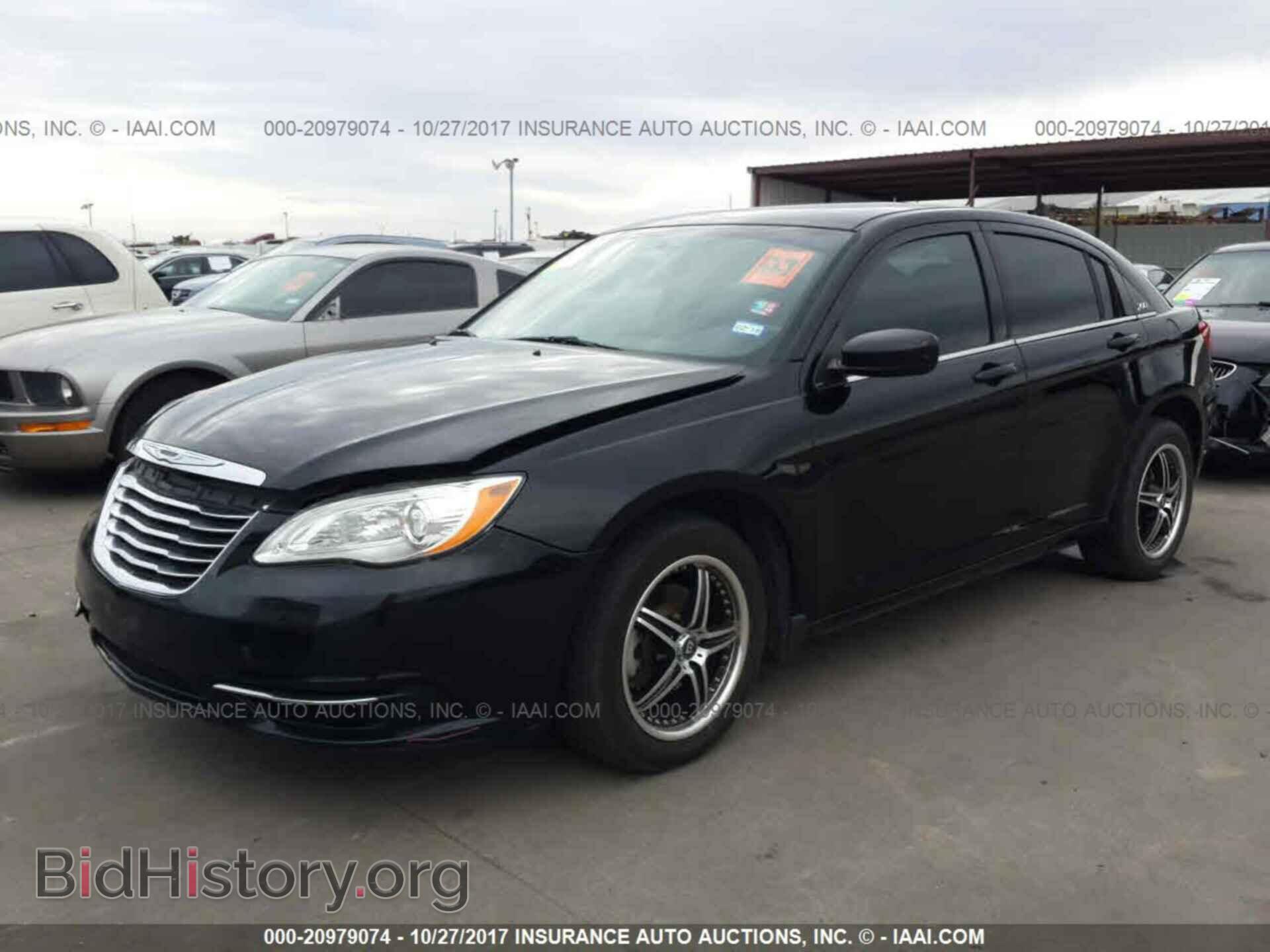 2012 Chrysler 200 - VIN: 1C3CCBBBXCN330206 - Фото 2