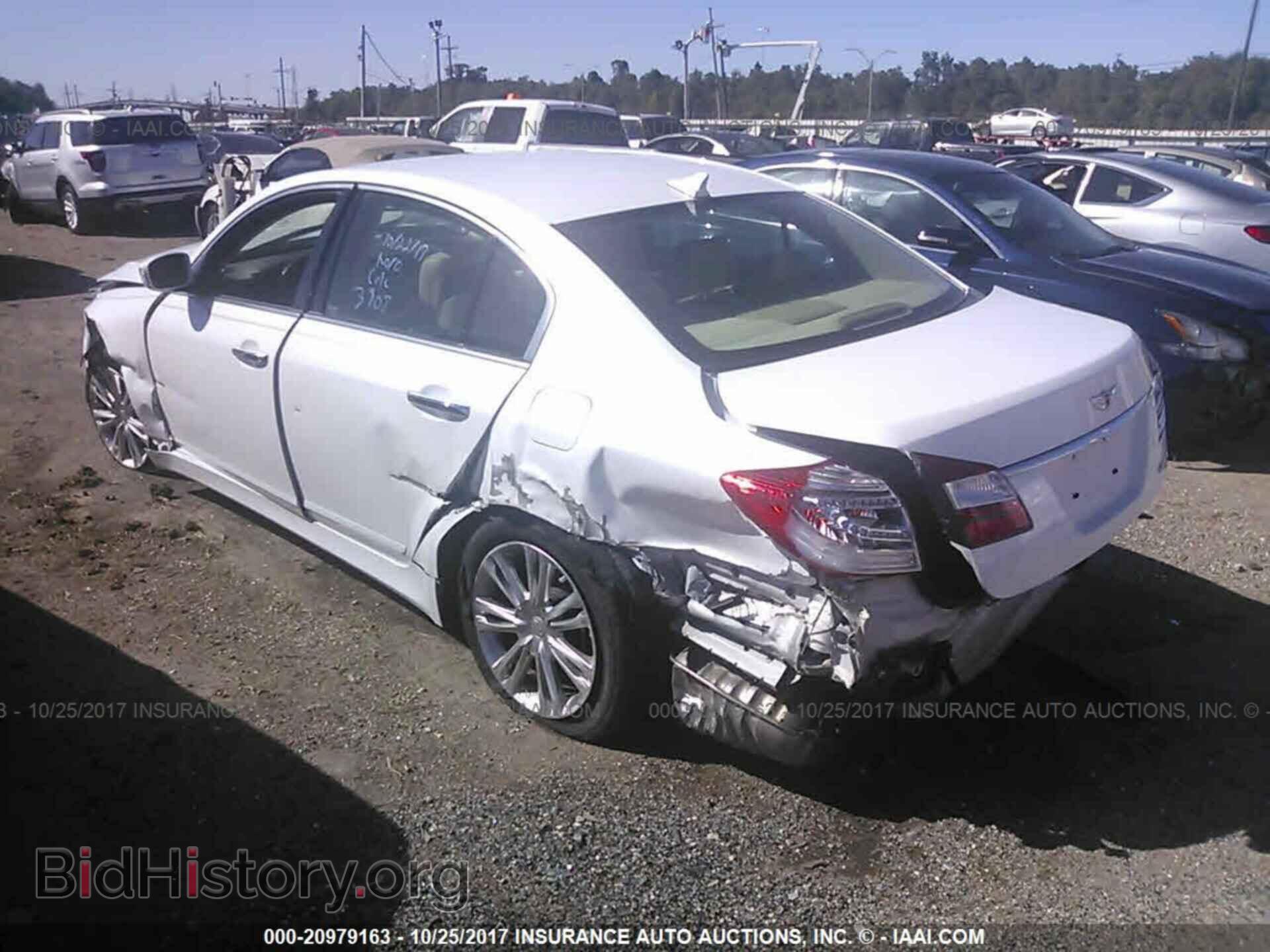 2014 Hyundai Genesis - VIN: KMHGC4DD8EU263908 - Фото 3