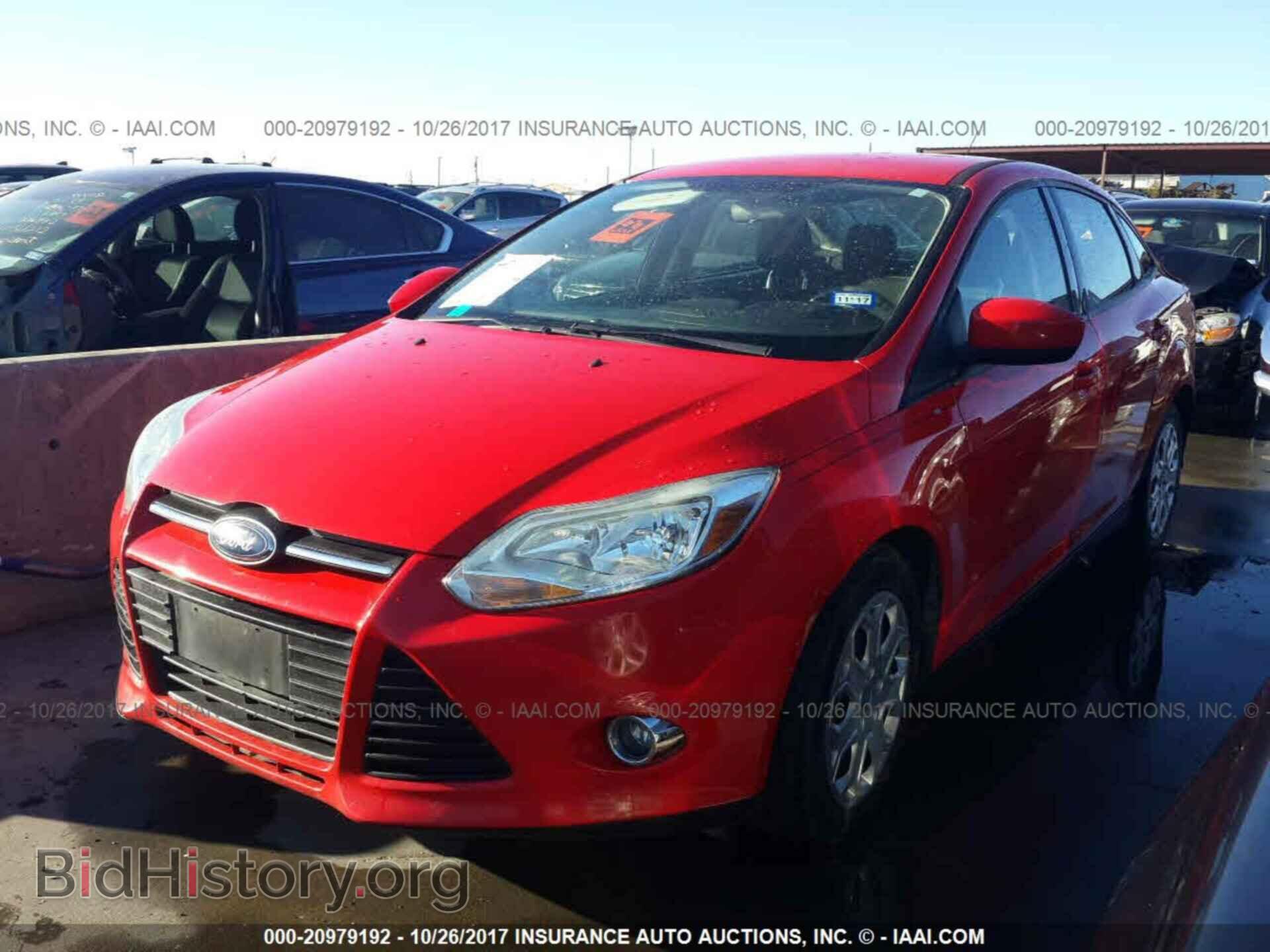 2012 Ford Focus - VIN: 1FAHP3F27CL145943 - Photo 2
