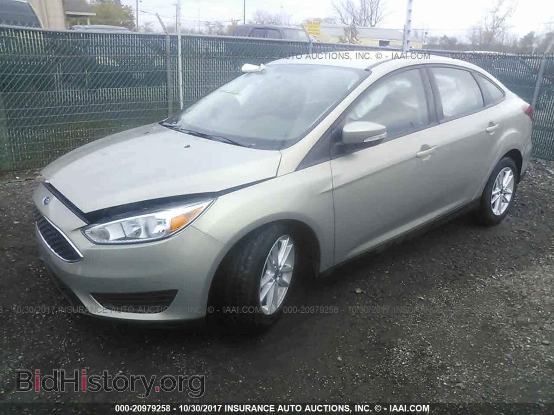 2016 Ford Focus - VIN: 1FADP3F25GL267110 - Photo 2