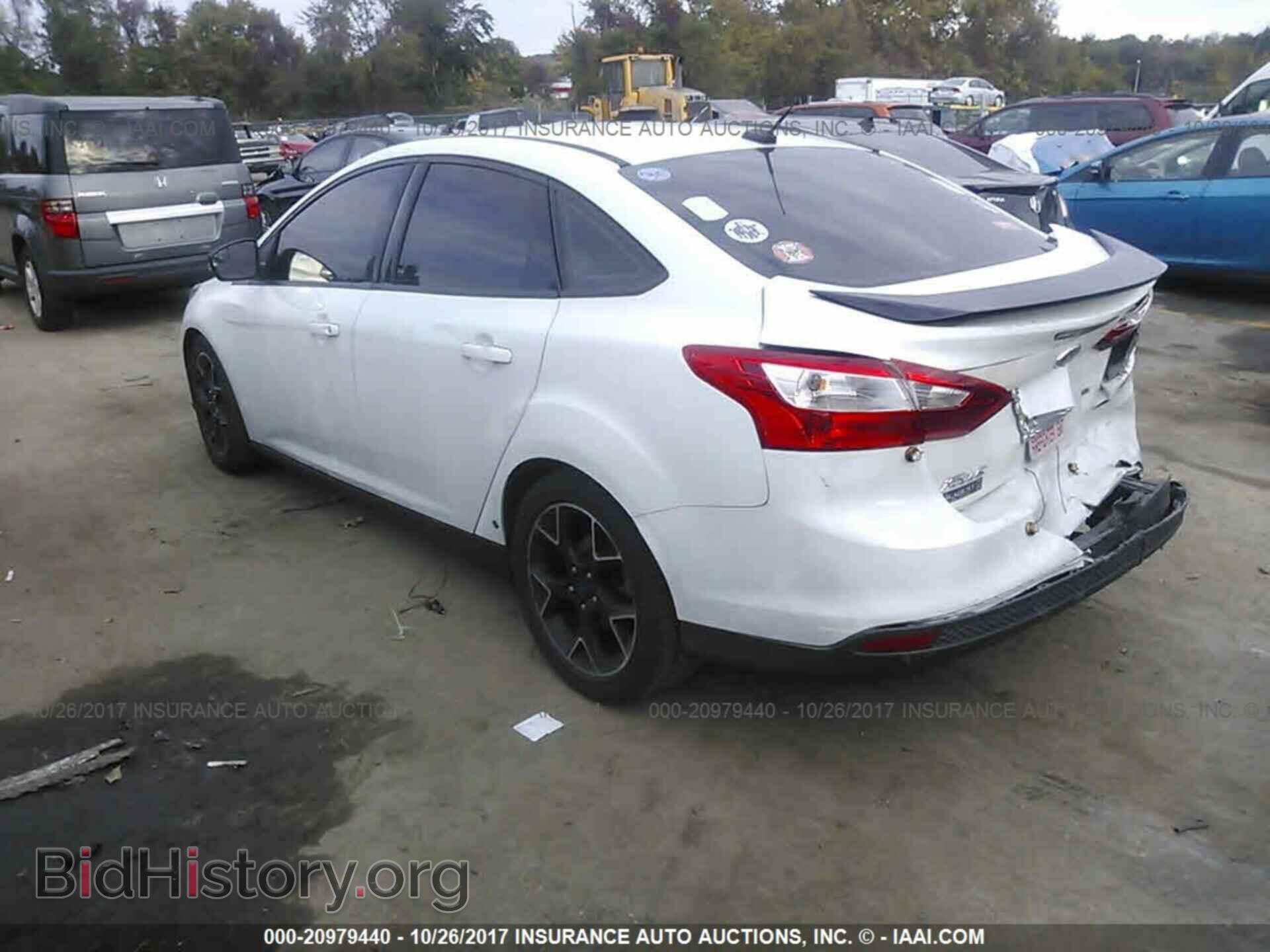 2014 Ford Focus - VIN: 1FADP3F2XEL304813 - Photo 3