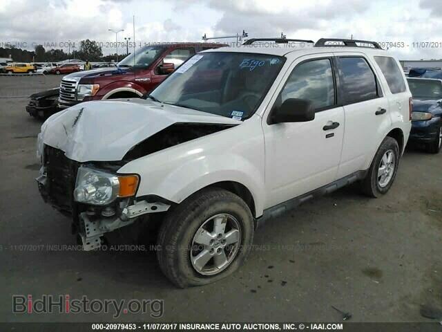 2011 Ford Escape - VIN: 1FMCU9DG6BKA19295 - Photo 2