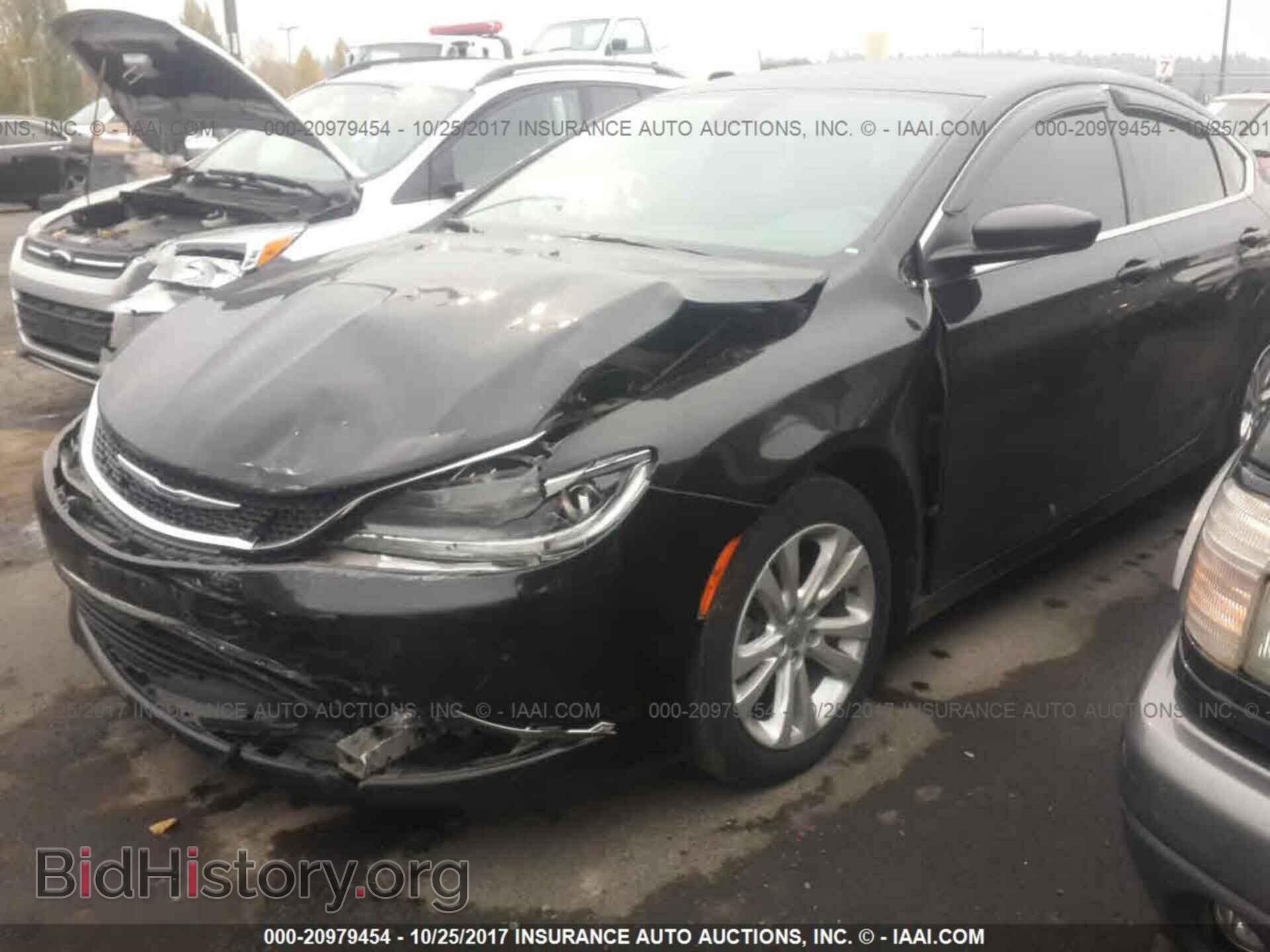 2015 Chrysler 200 - VIN: 1C3CCCAB1FN604064 - Photo 2