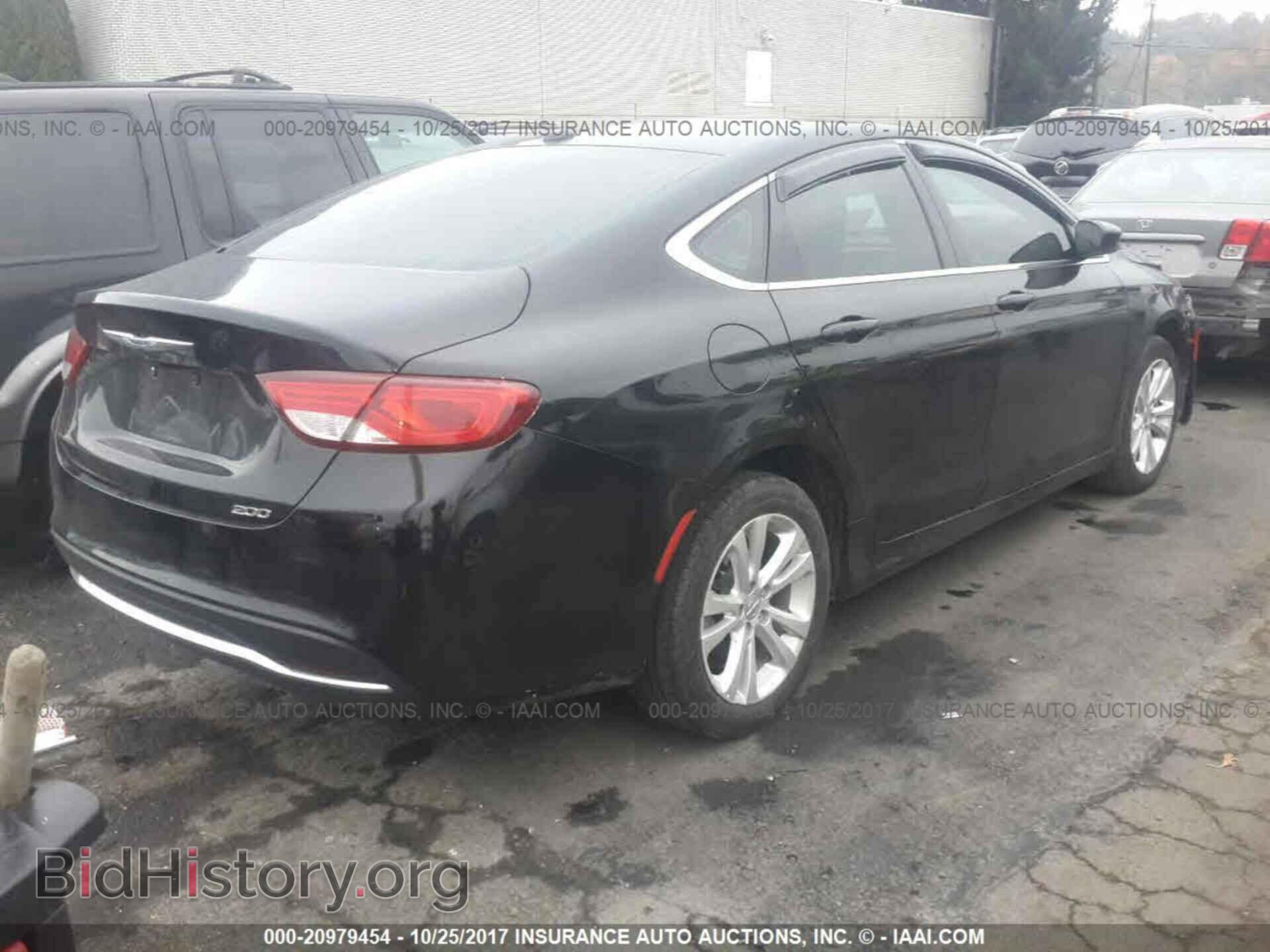 2015 Chrysler 200 - VIN: 1C3CCCAB1FN604064 - Photo 4