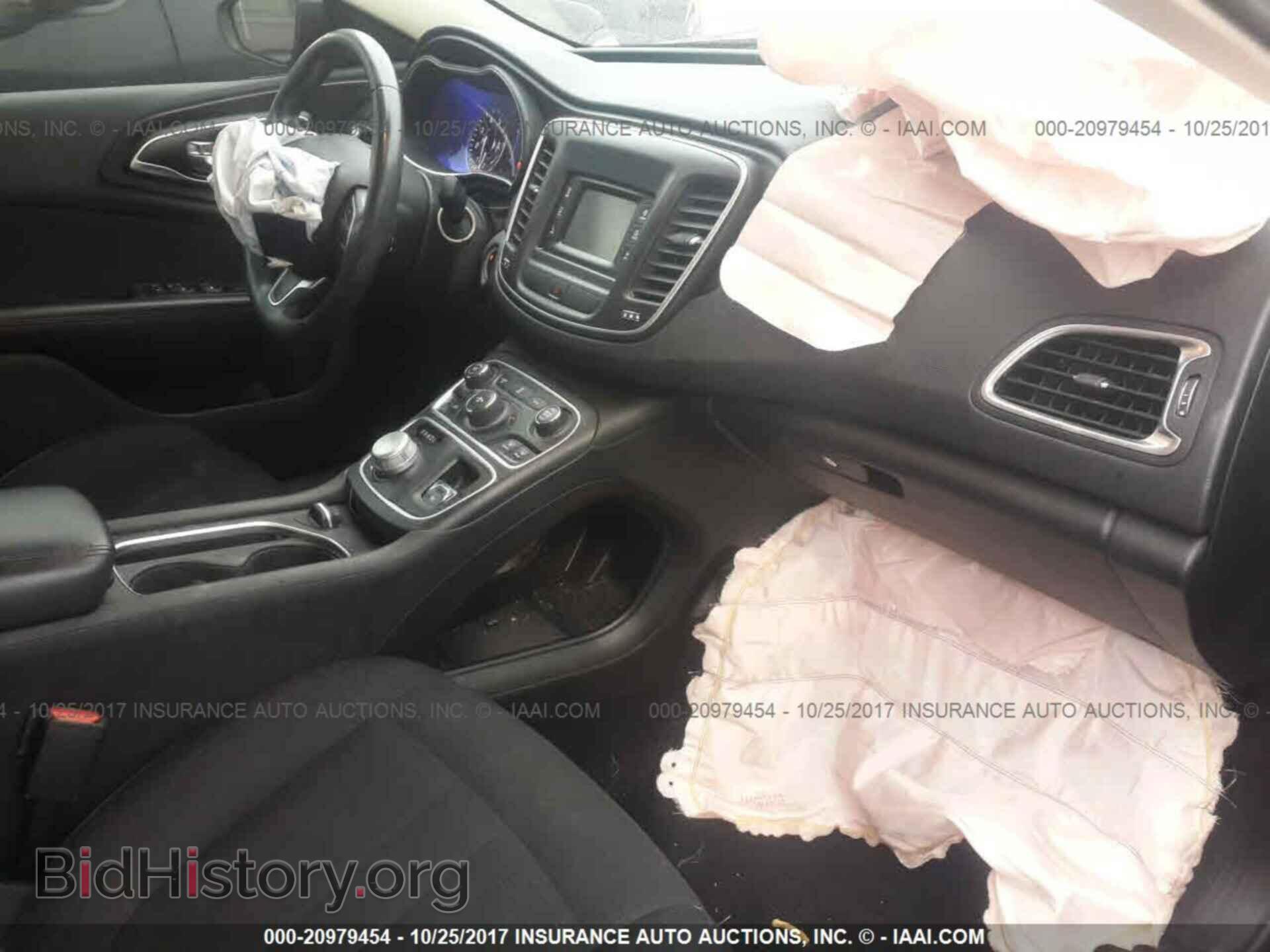 2015 Chrysler 200 - VIN: 1C3CCCAB1FN604064 - Photo 5