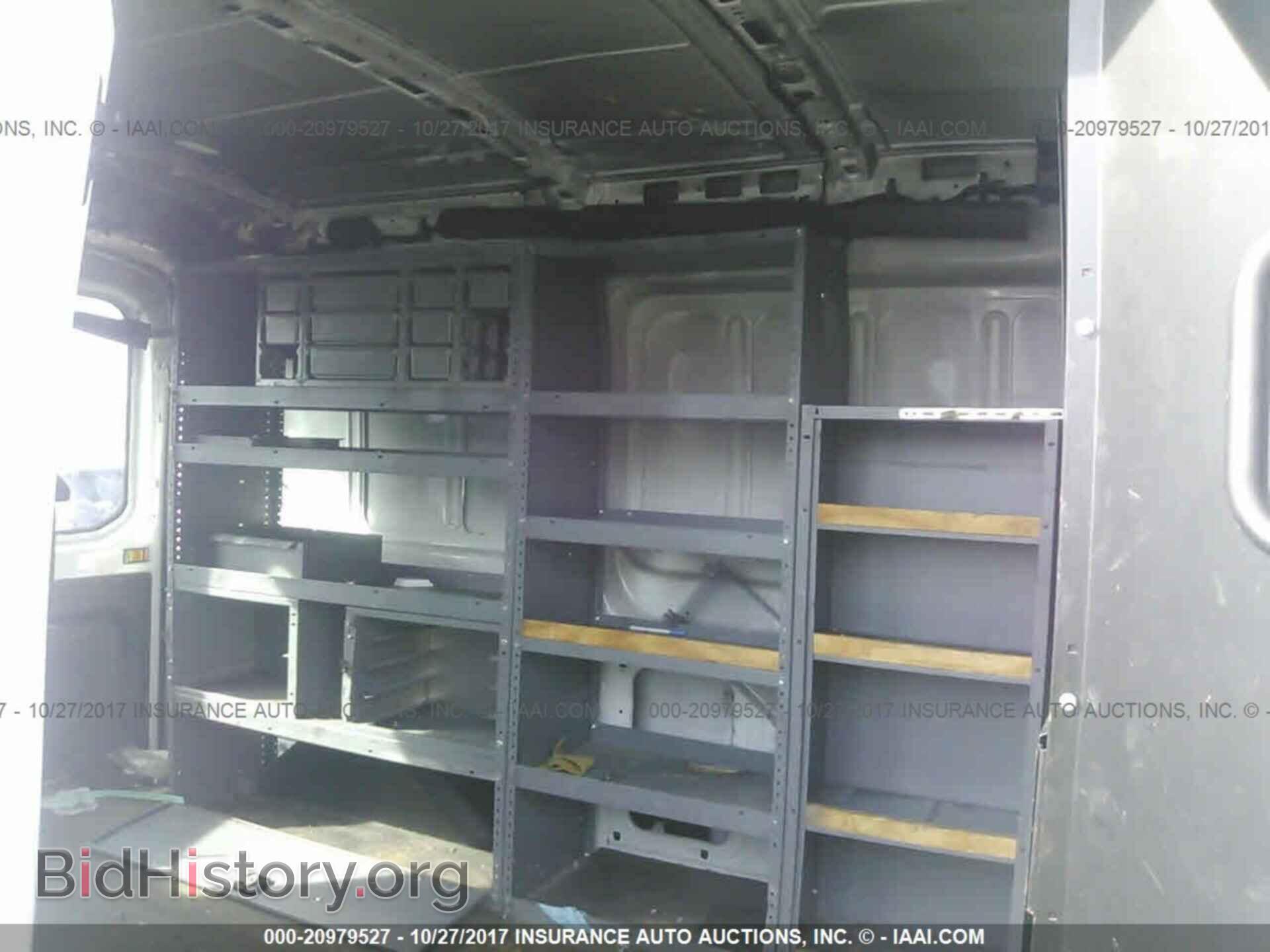 2015 Ford Transit - VIN: 1FTNE1CM8FKA55286 - Фото 8