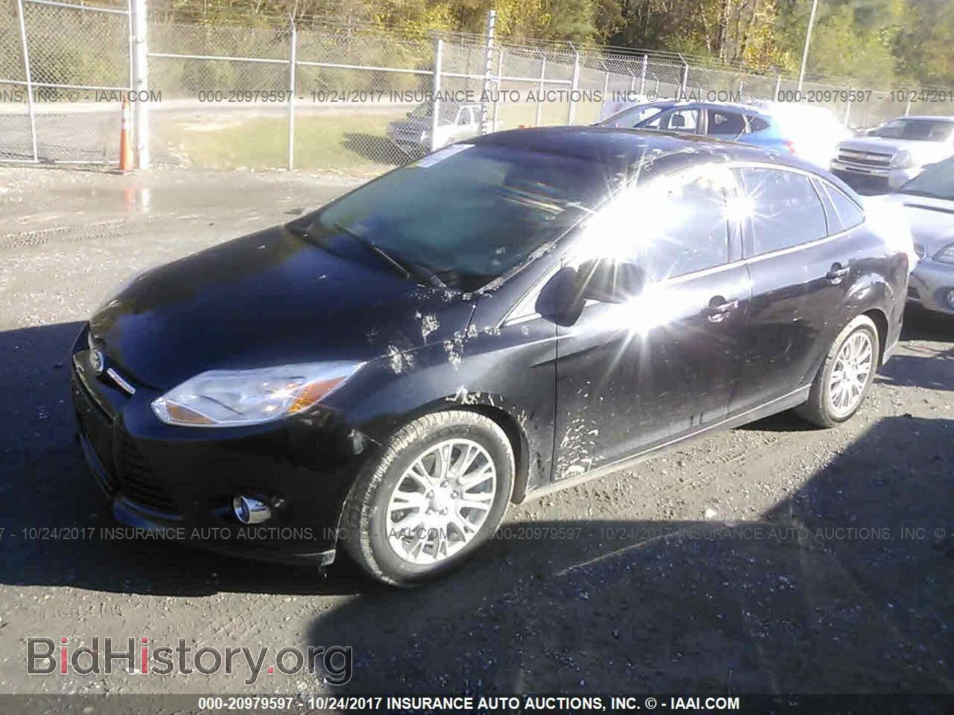 2012 Ford Focus - VIN: 1FAHP3F29CL115438 - Фото 2