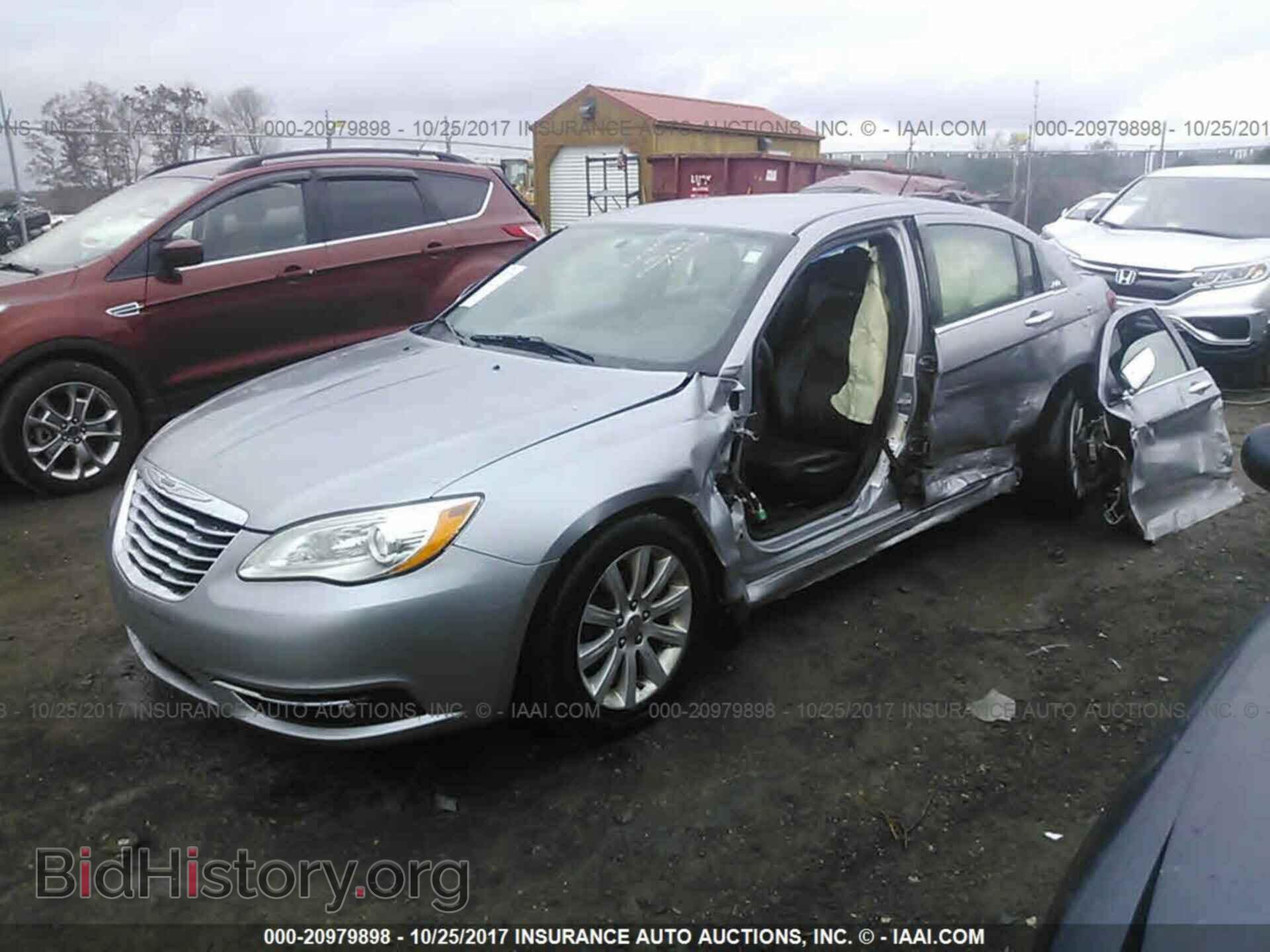 2014 Chrysler 200 - VIN: 1C3CCBCG8EN100399 - Фото 2