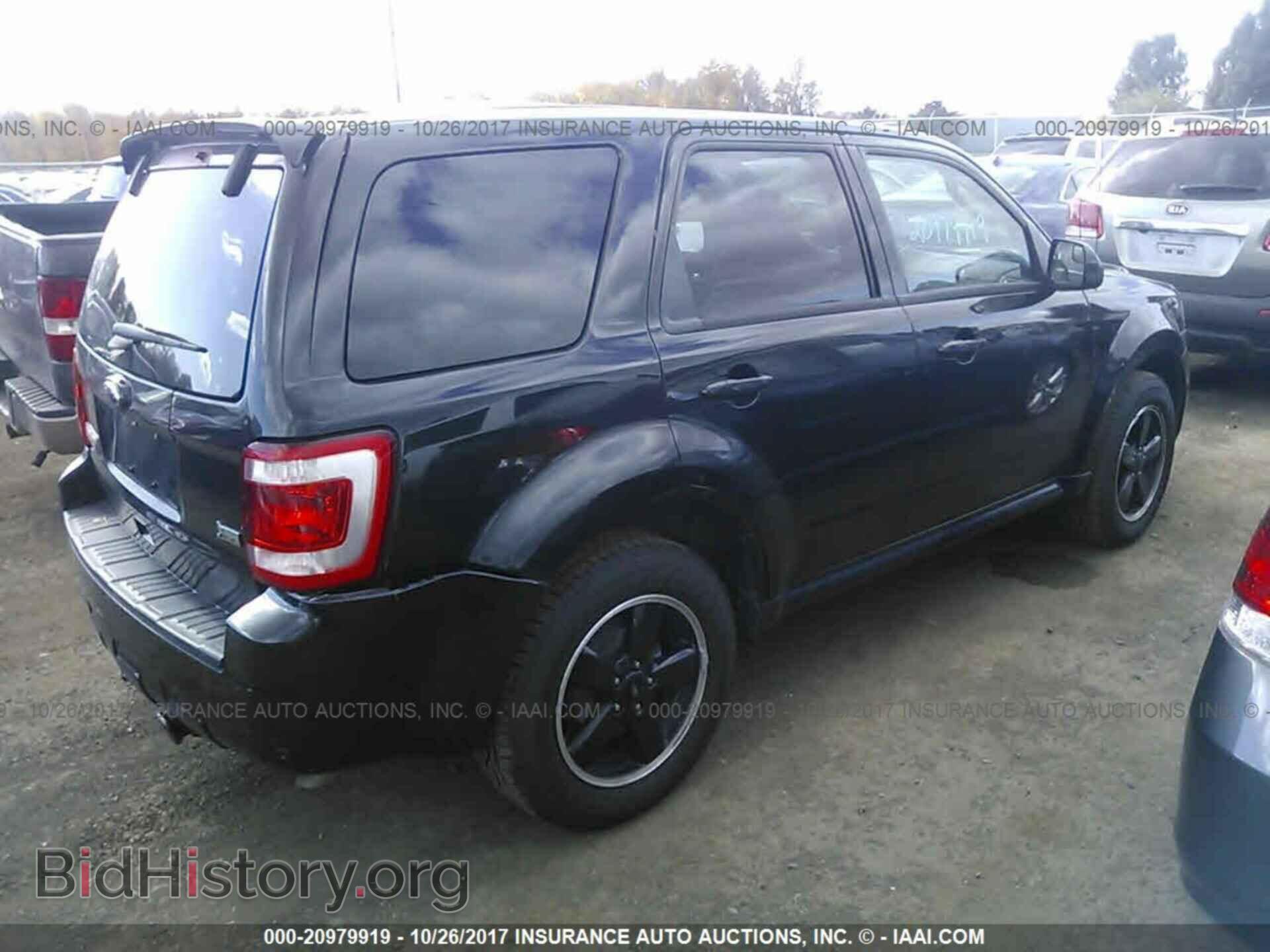 2011 Ford Escape - VIN: 1FMCU9DG1BKB62865 - Фото 4