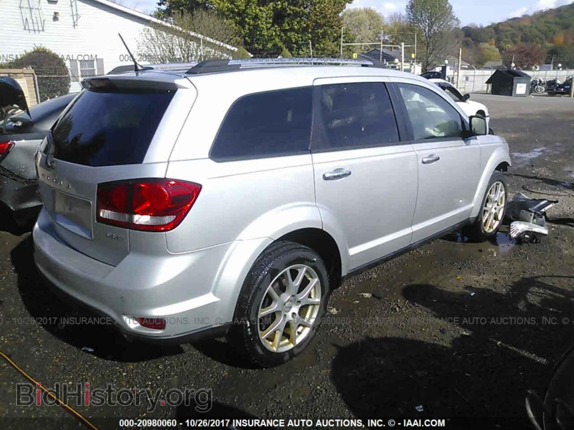 2011 Dodge Journey - VIN: 3D4PG3FG1BT553359 - Photo 4