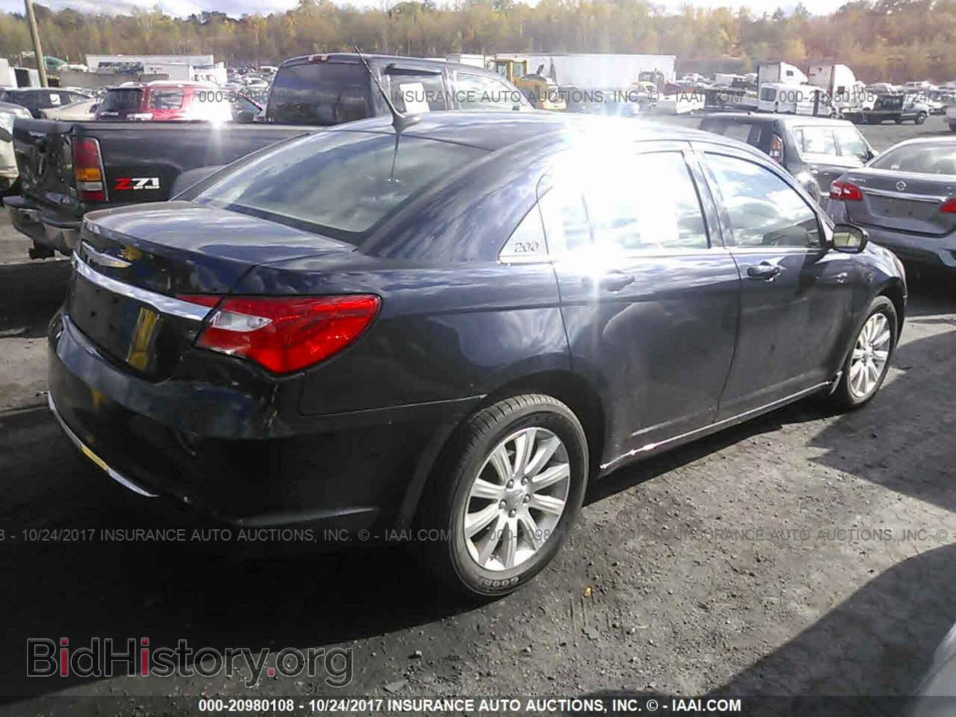 2011 Chrysler 200 - VIN: 1C3BC1FG2BN519801 - Фото 4