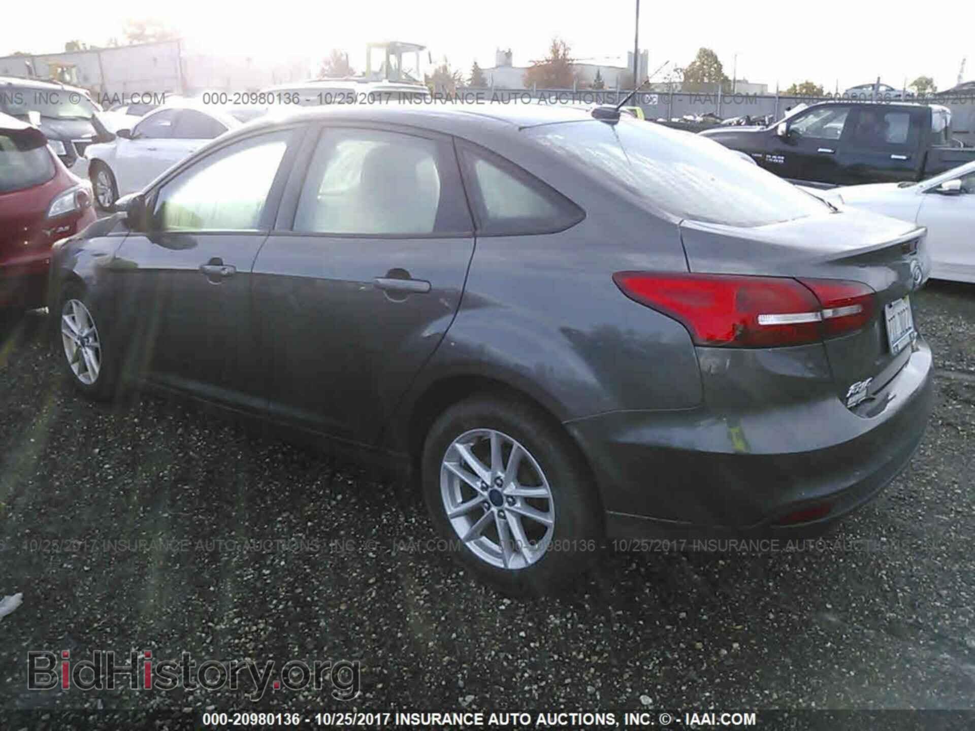 2016 Ford Focus - VIN: 1FADP3F29GL250746 - Photo 3