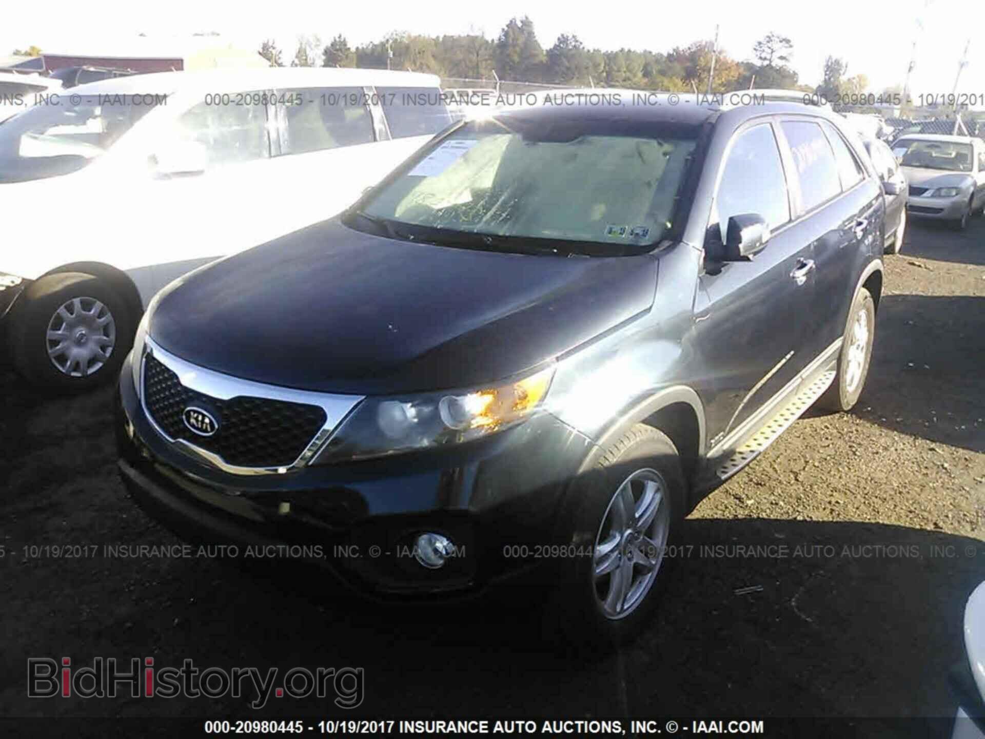 2012 Kia Sorento - VIN: 5XYKTDA67CG259805 - Photo 2