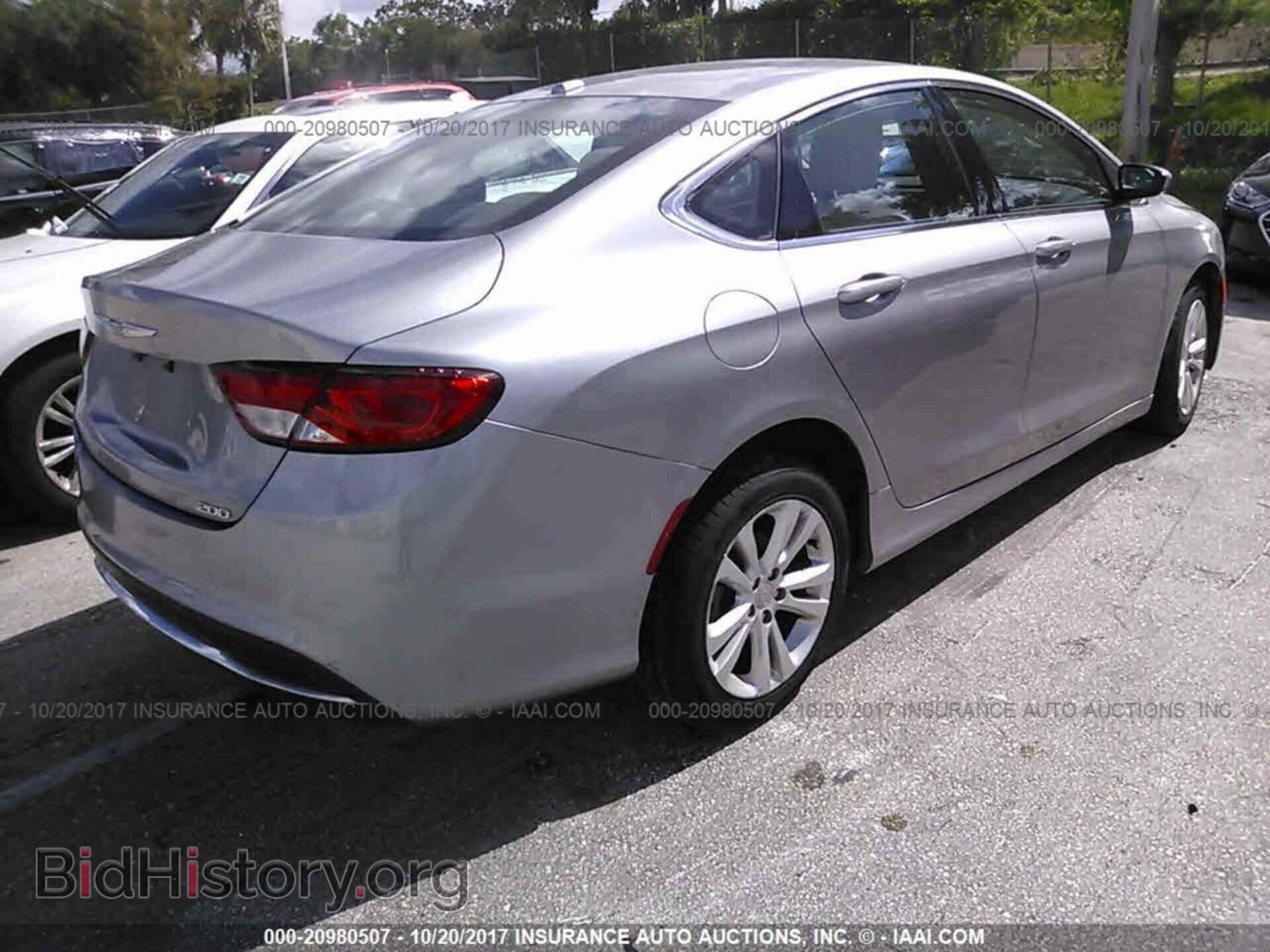 2016 Chrysler 200 - VIN: 1C3CCCAB8GN127618 - Photo 4