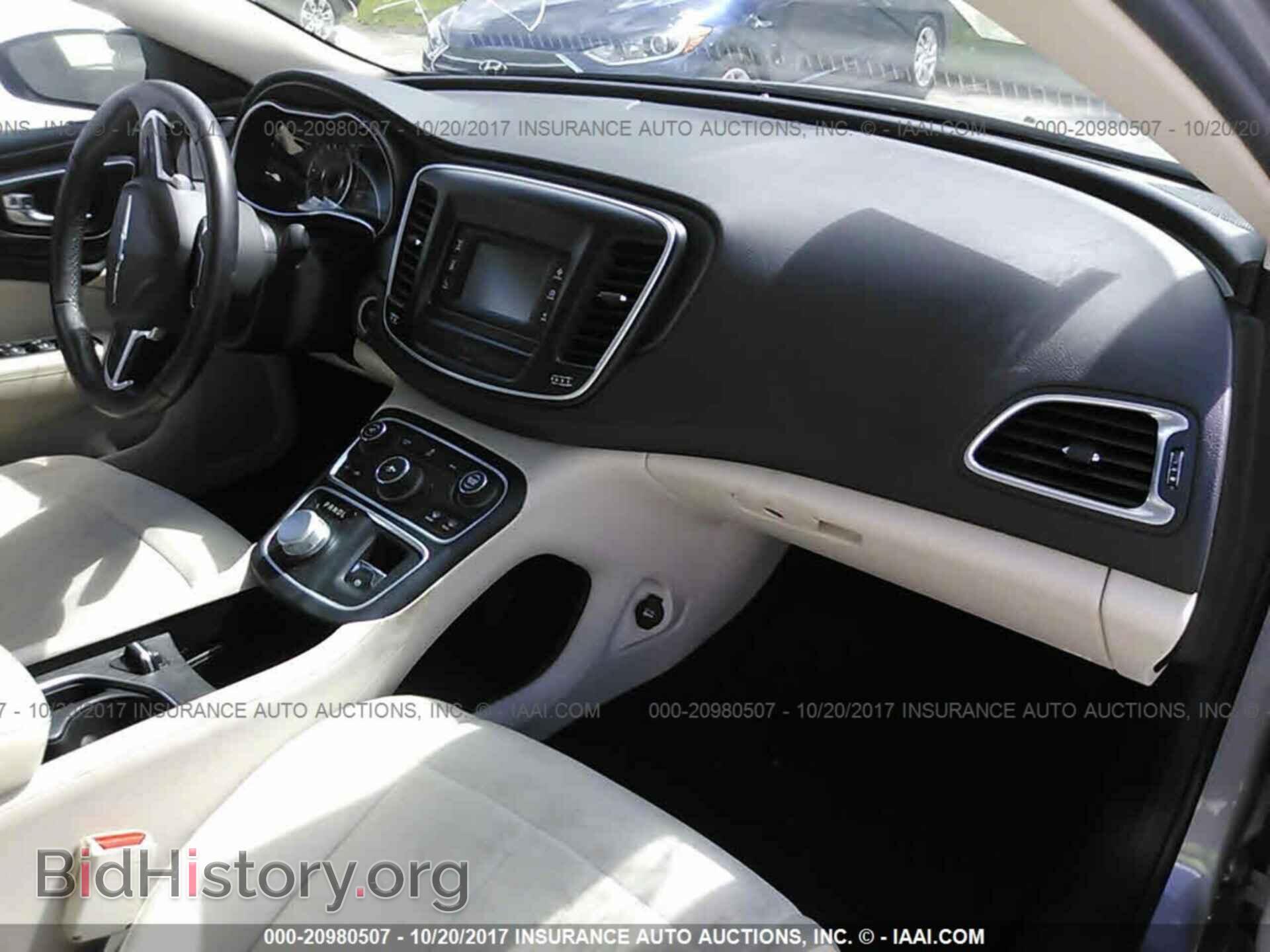 2016 Chrysler 200 - VIN: 1C3CCCAB8GN127618 - Photo 5