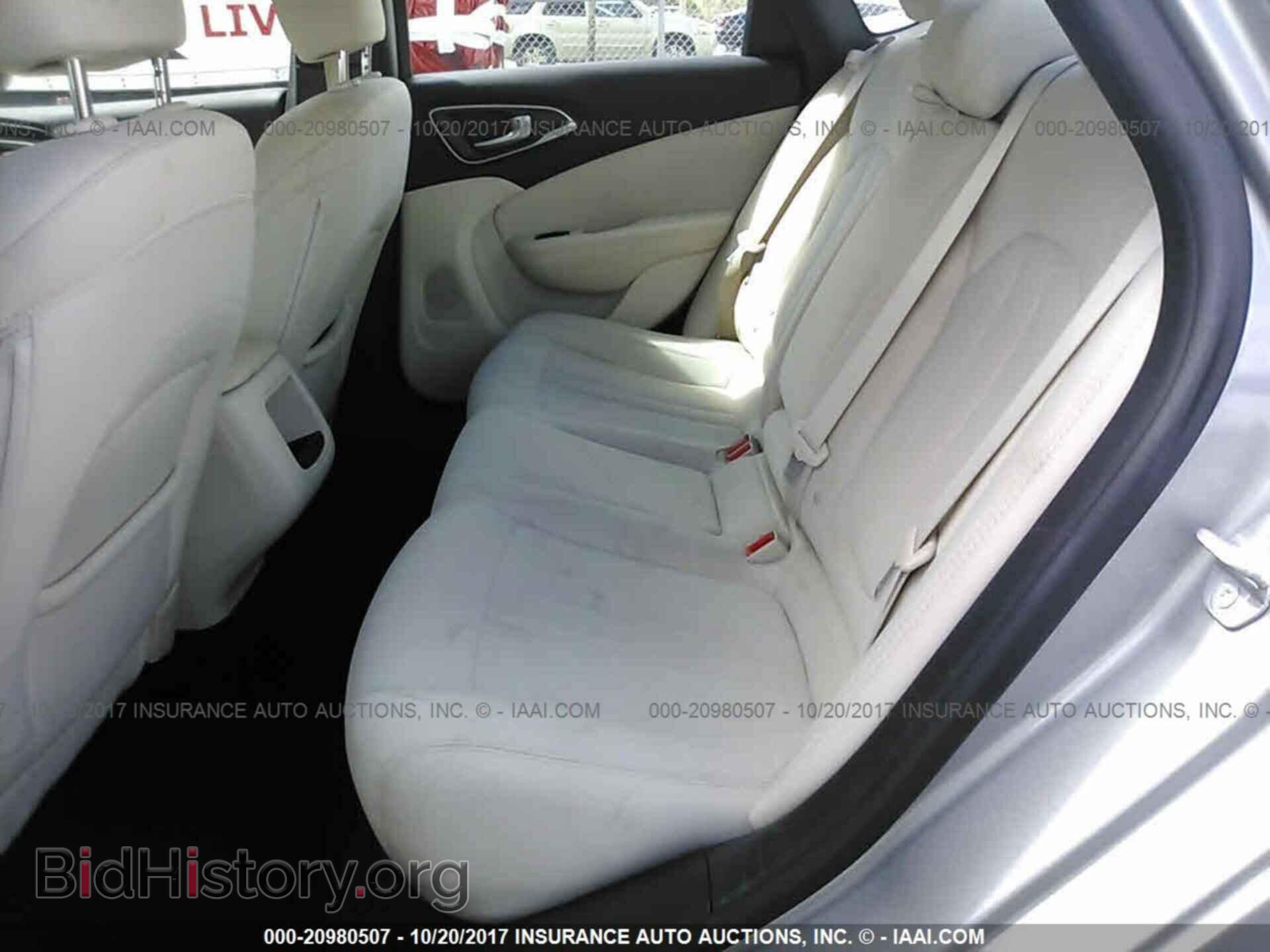 2016 Chrysler 200 - VIN: 1C3CCCAB8GN127618 - Photo 8