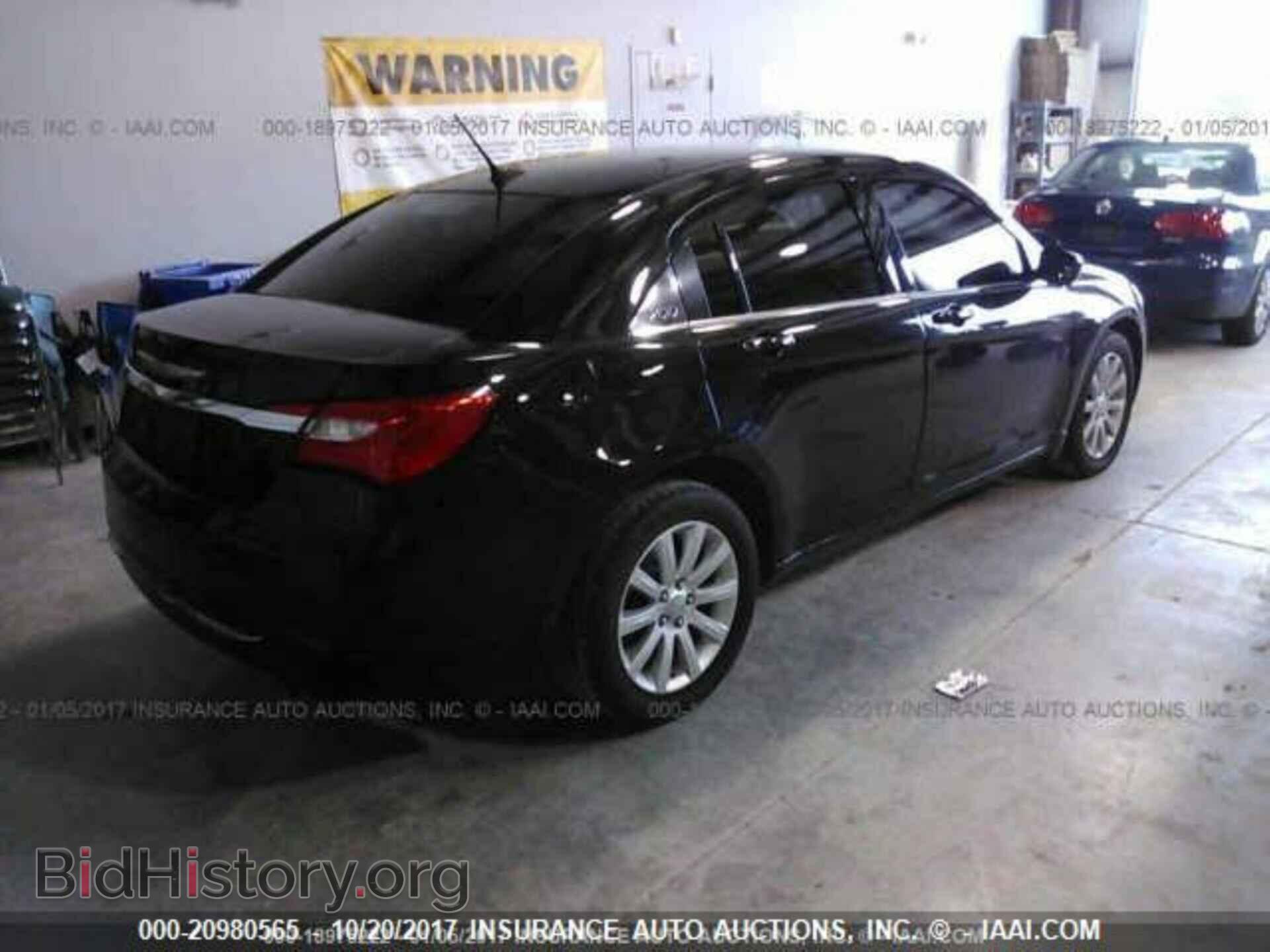 2014 Chrysler 200 - VIN: 1C3CCBBB1EN152740 - Фото 4