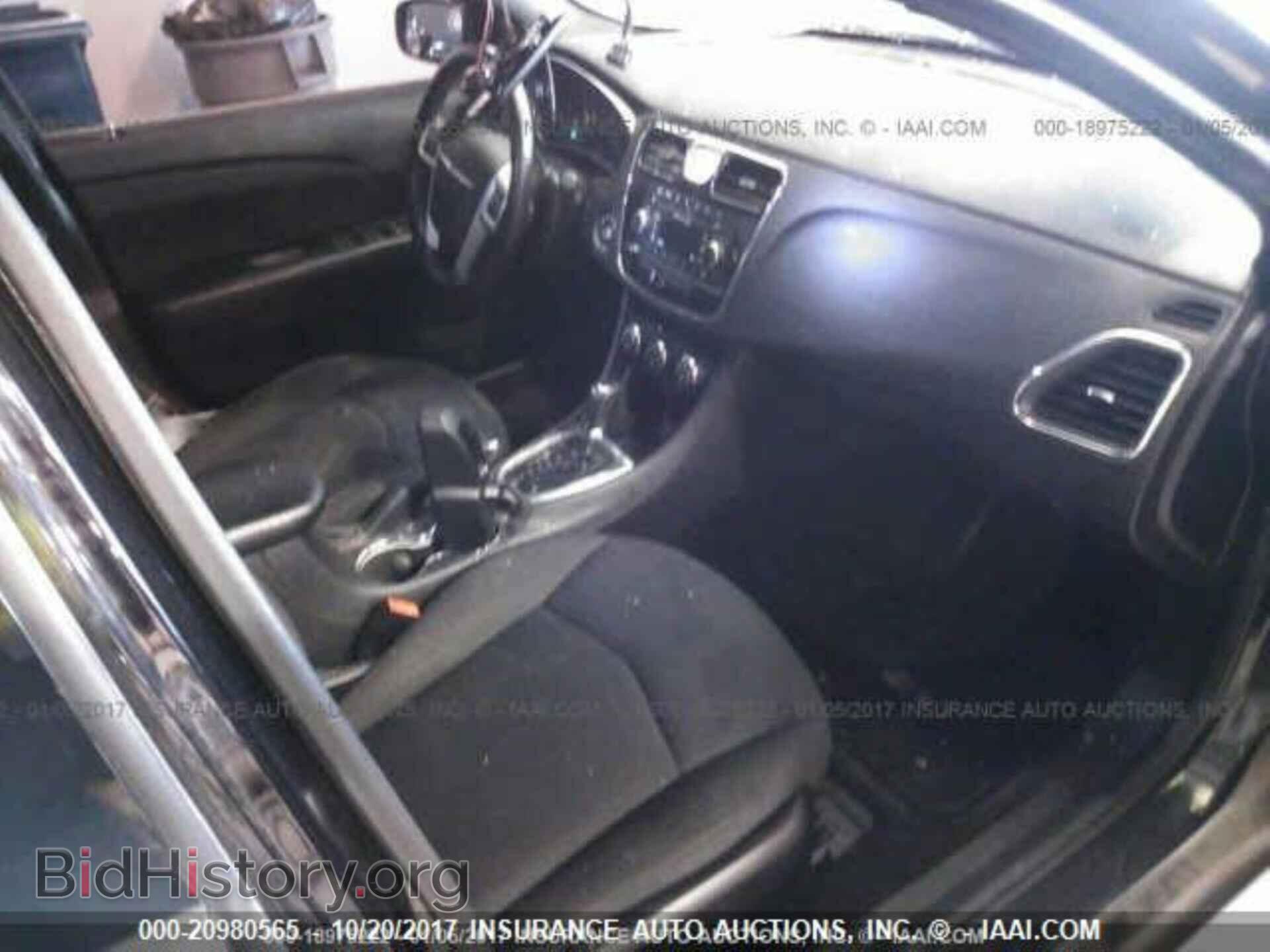 2014 Chrysler 200 - VIN: 1C3CCBBB1EN152740 - Фото 5