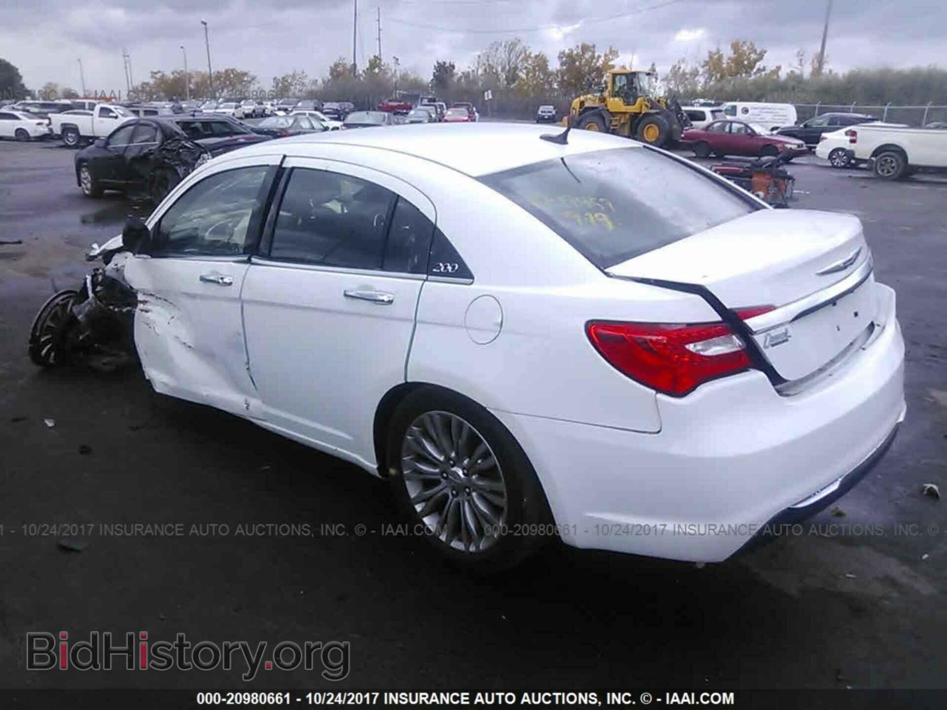 2012 Chrysler 200 - VIN: 1C3CCBCG0CN326482 - Фото 3