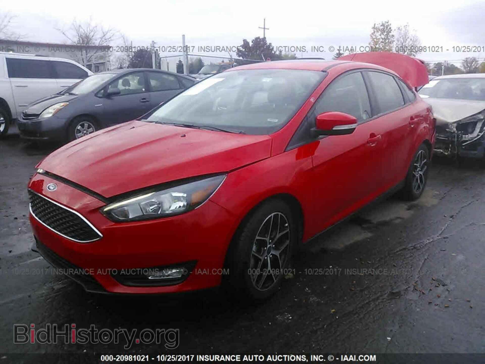 2017 Ford Focus - VIN: 1FADP3H2XHL287108 - Photo 2