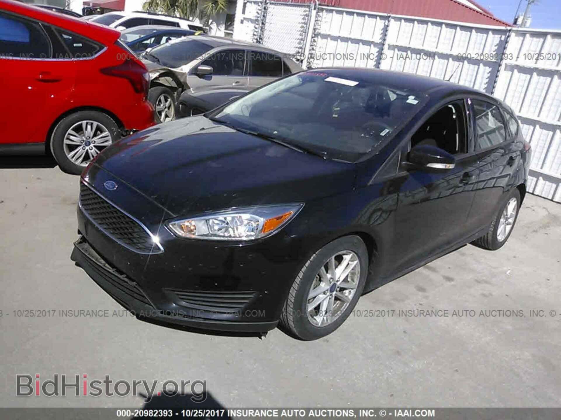 2016 Ford Focus - VIN: 1FADP3K23GL231423 - Photo 2