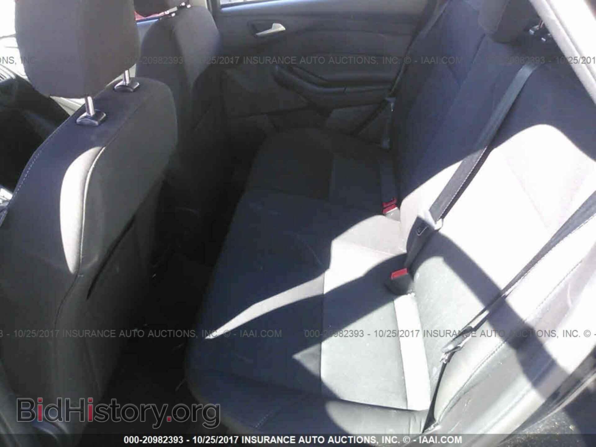 2016 Ford Focus - VIN: 1FADP3K23GL231423 - Photo 8