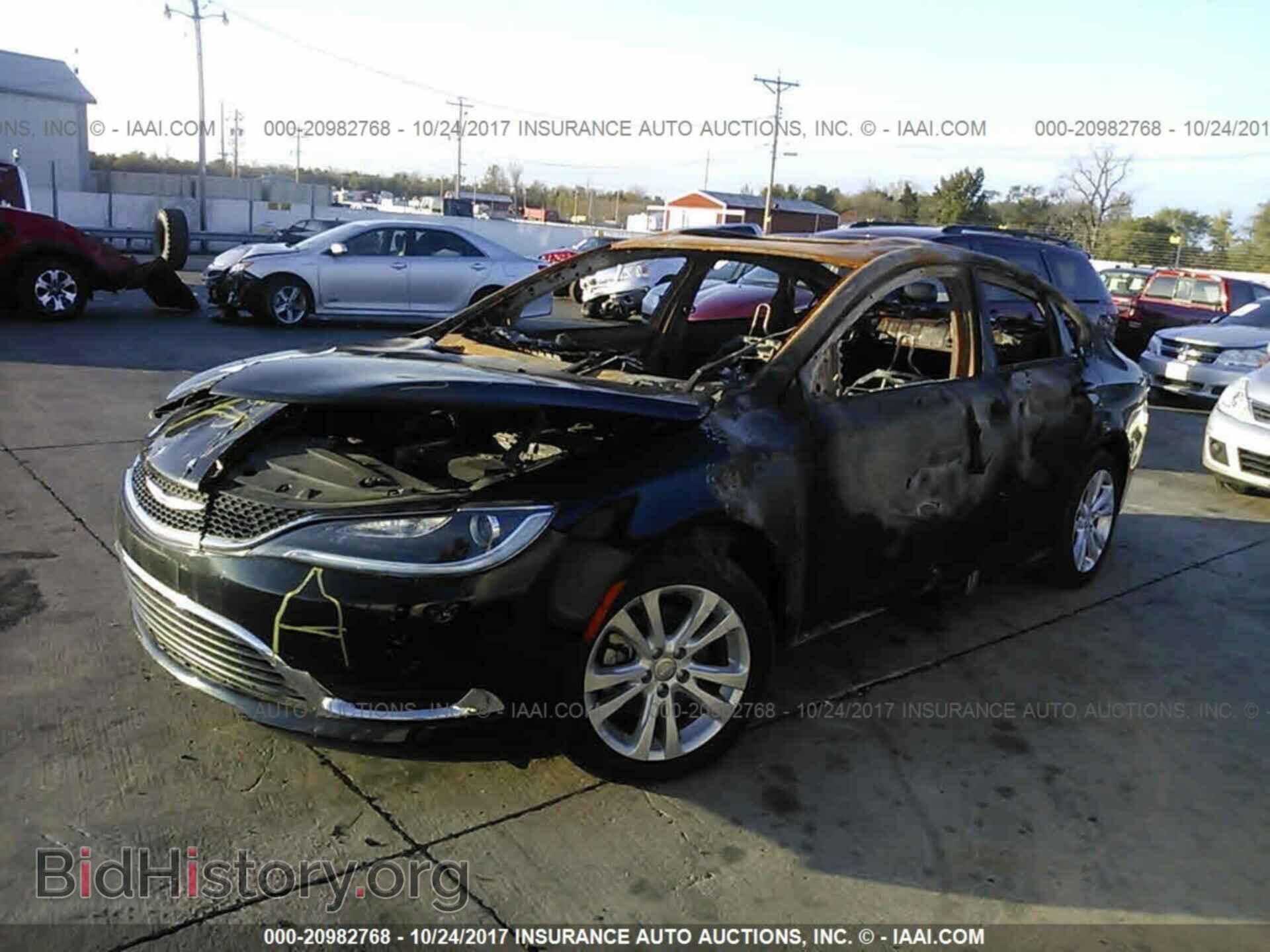 2016 Chrysler 200 - VIN: 1C3CCCAB9GN155914 - Photo 2