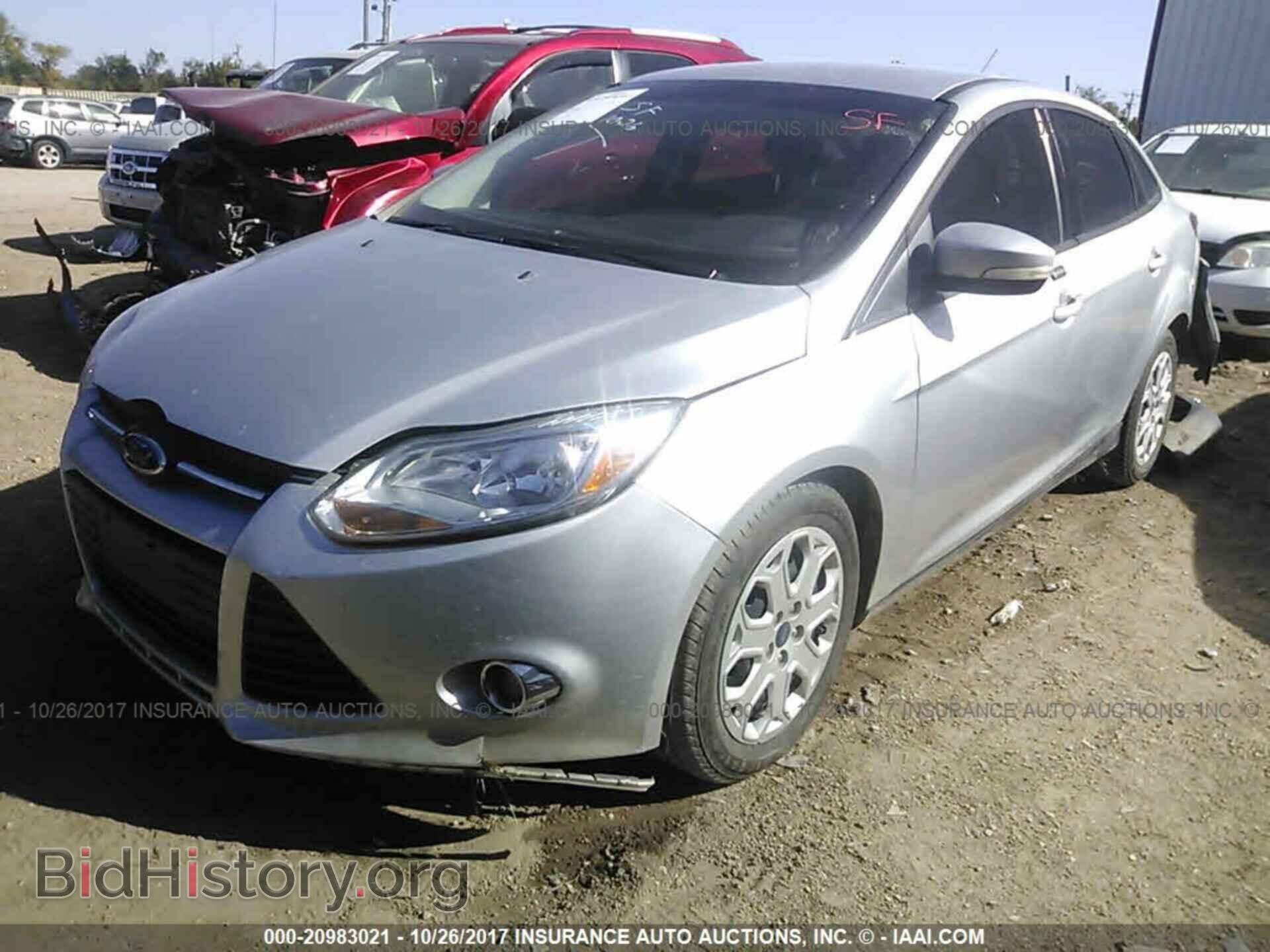 2012 Ford Focus - VIN: 1FAHP3F27CL366586 - Photo 2