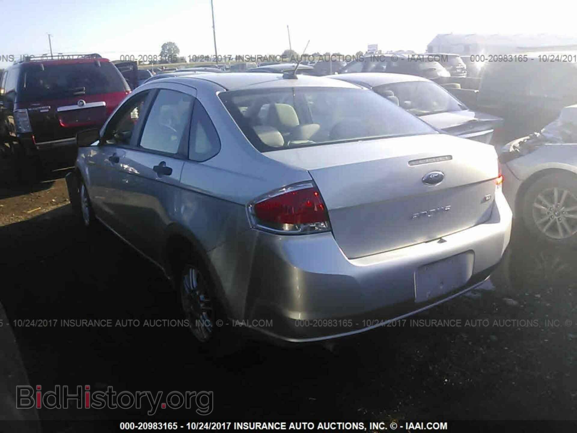 2011 Ford Focus - VIN: 1FAHP3FN6BW120202 - Фото 3