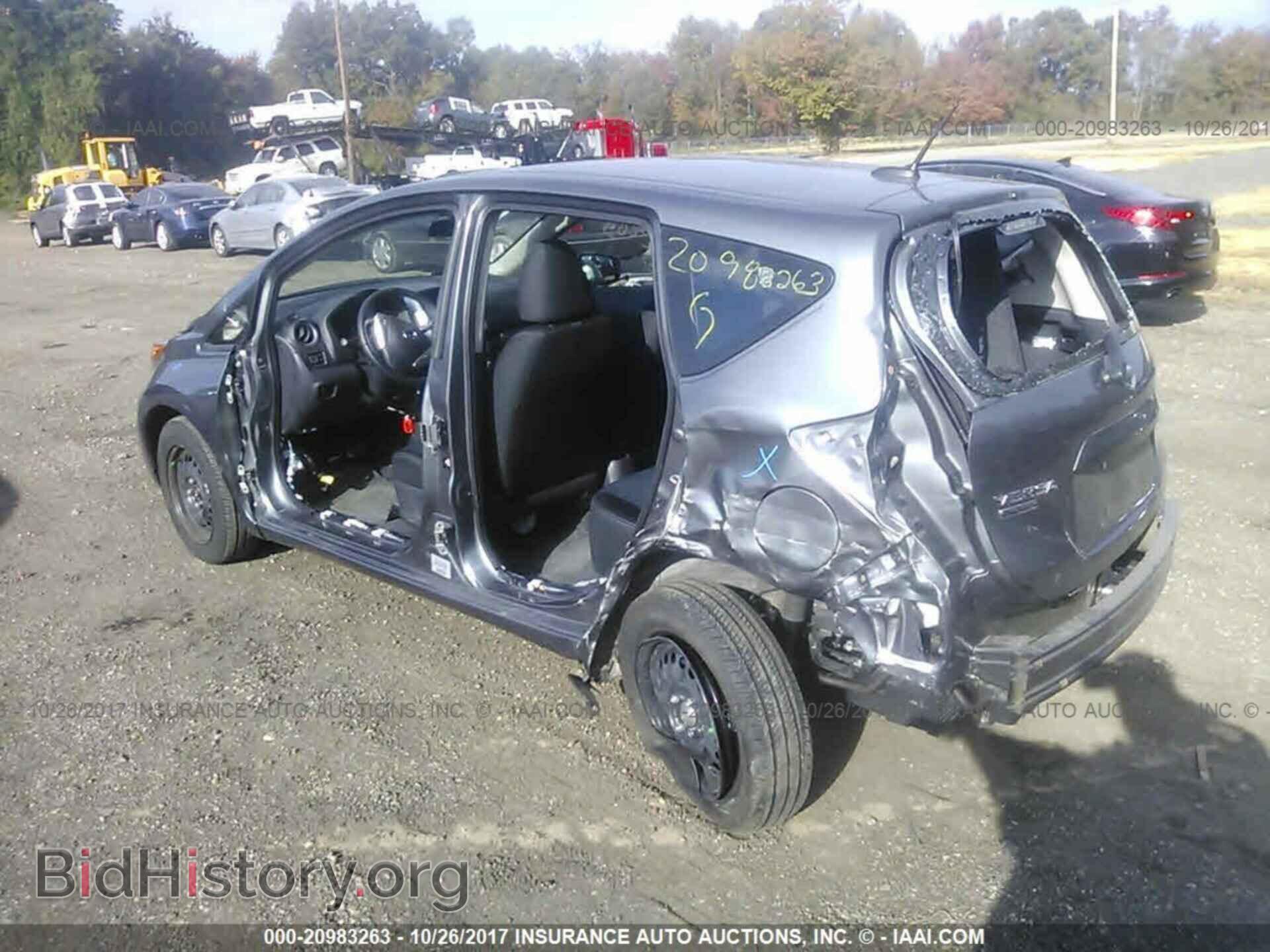 2017 Nissan Versa note - VIN: 3N1CE2CP5HL368579 - Фото 3