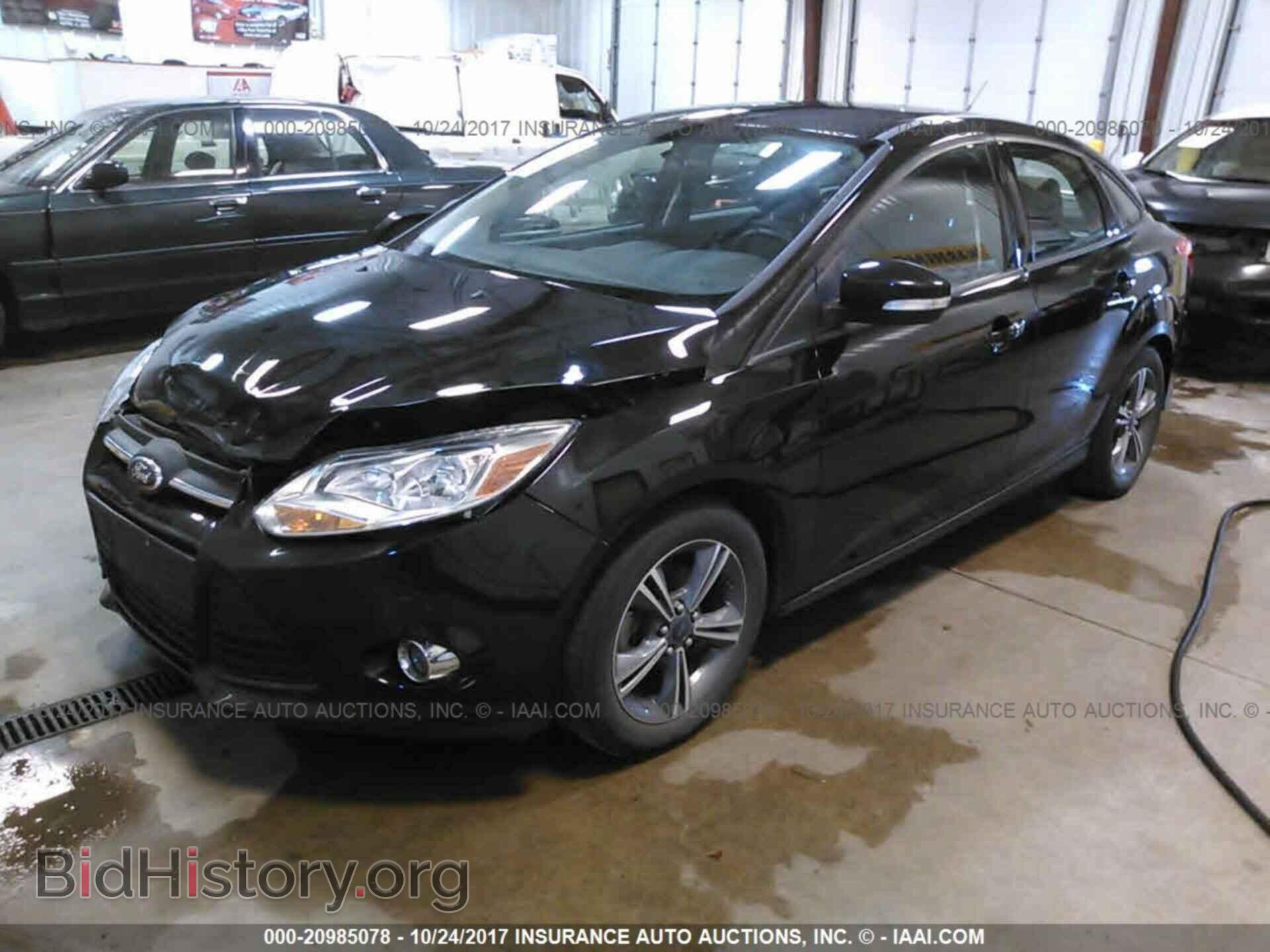 2014 Ford Focus - VIN: 1FADP3F27EL341186 - Фото 2