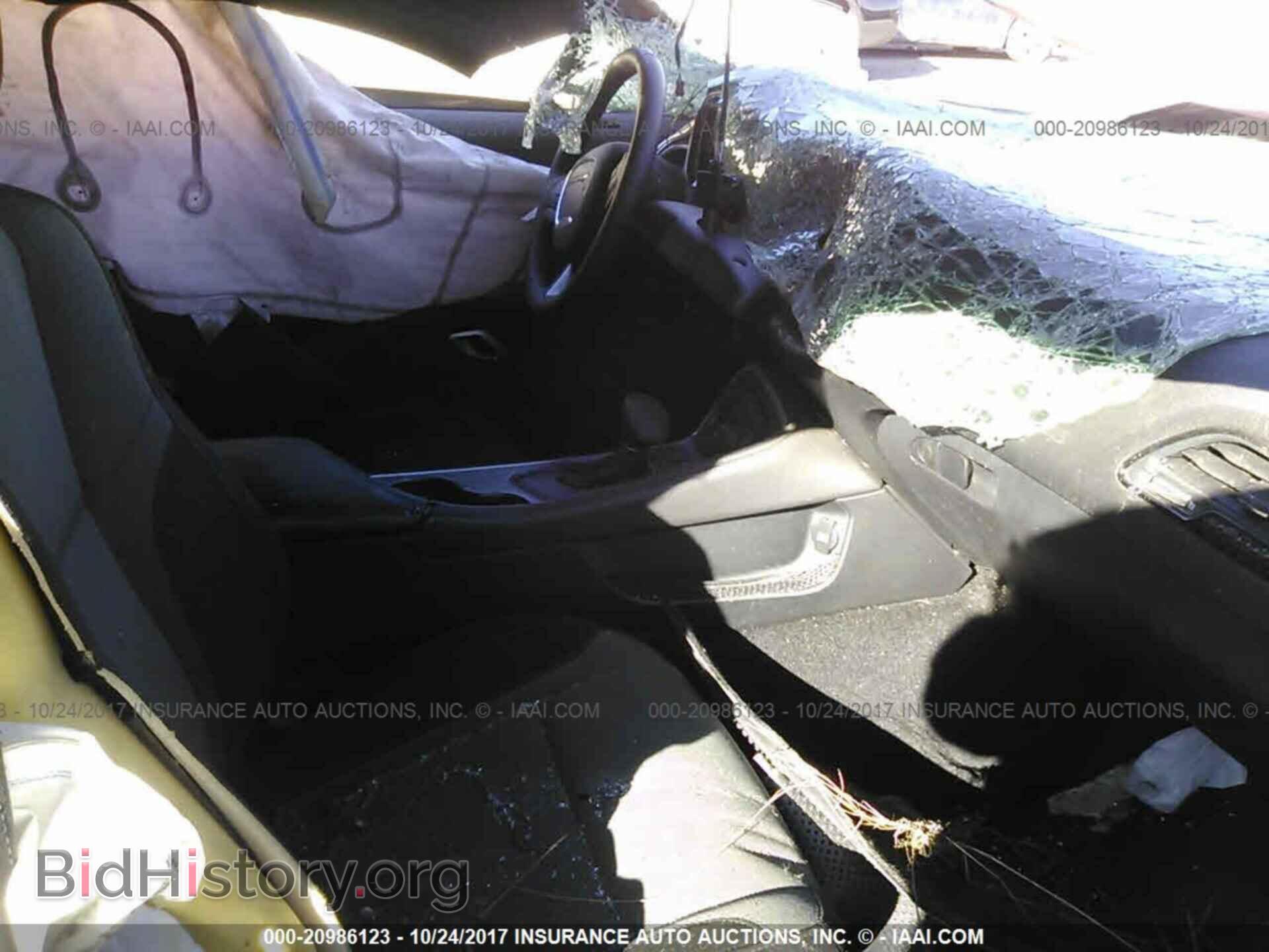 2015 Dodge Challenger - VIN: 2C3CDZAG4FH737003 - Photo 5