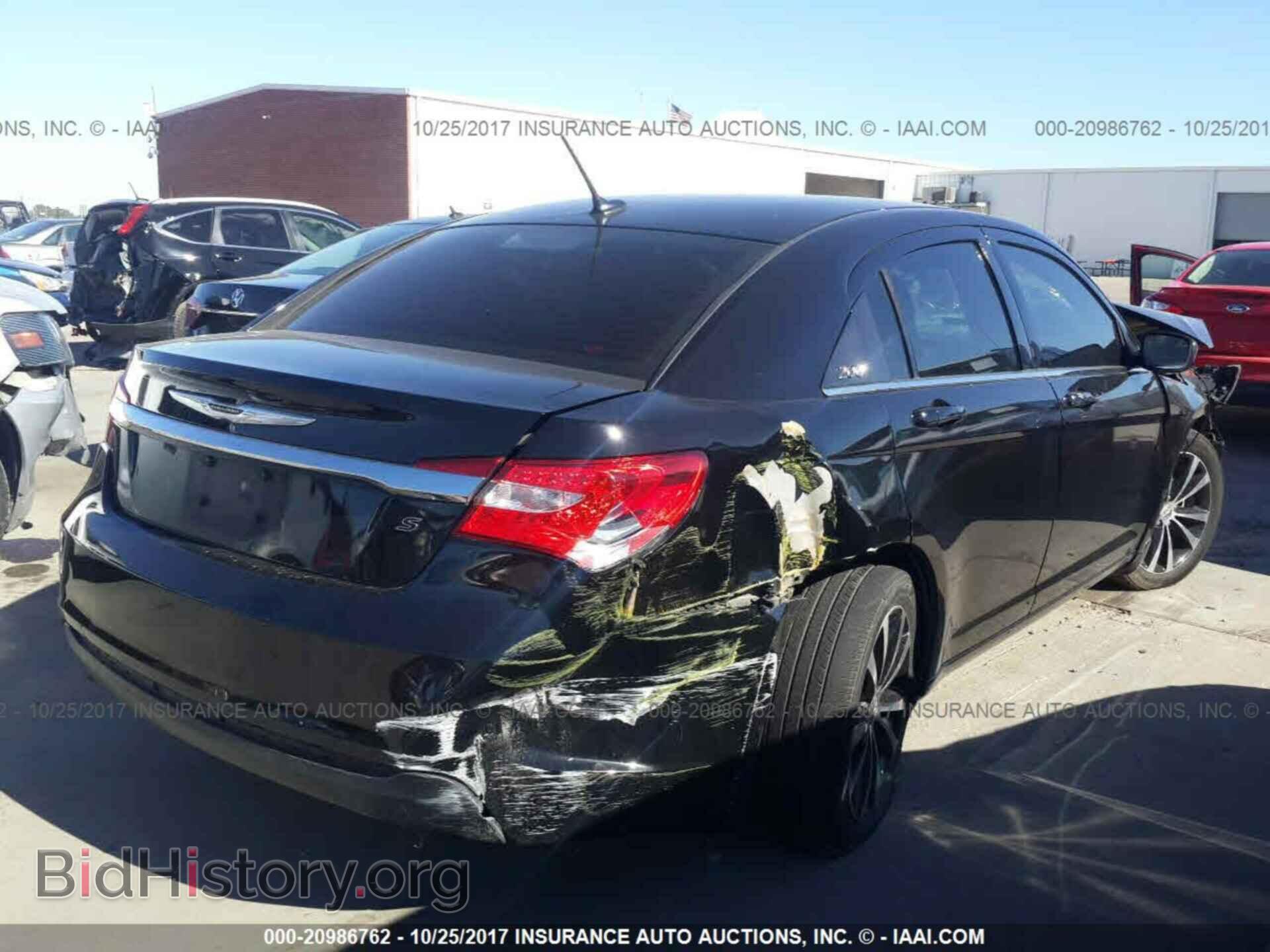 2012 Chrysler 200 - VIN: 1C3CCBBG2CN250698 - Фото 4