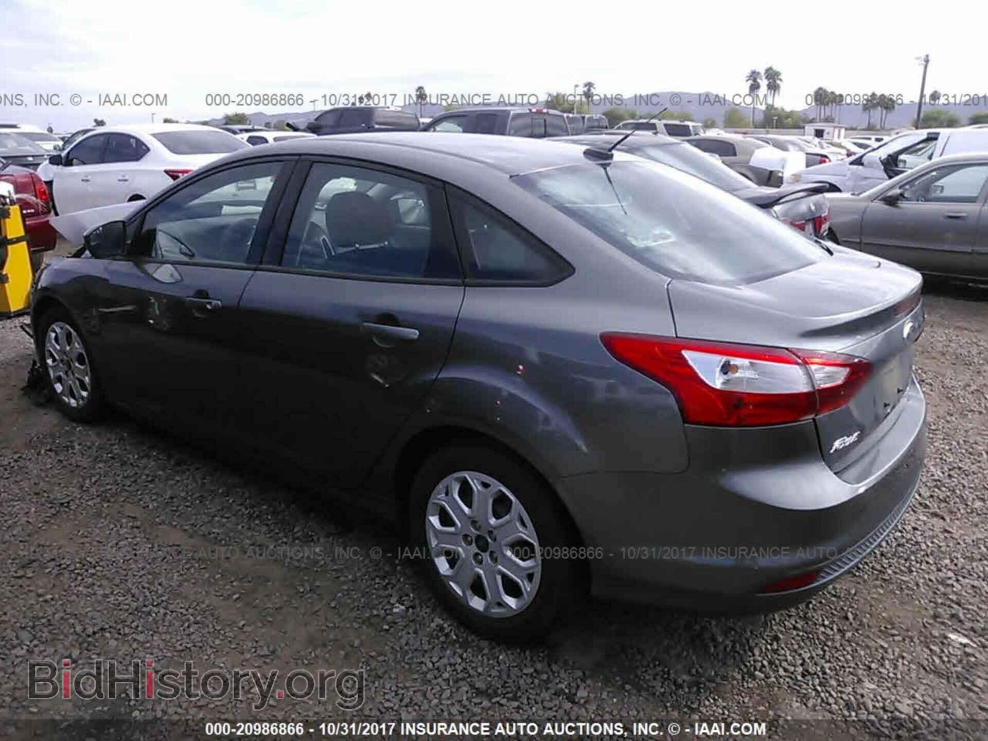2012 Ford Focus - VIN: 1FAHP3F2XCL454211 - Photo 3
