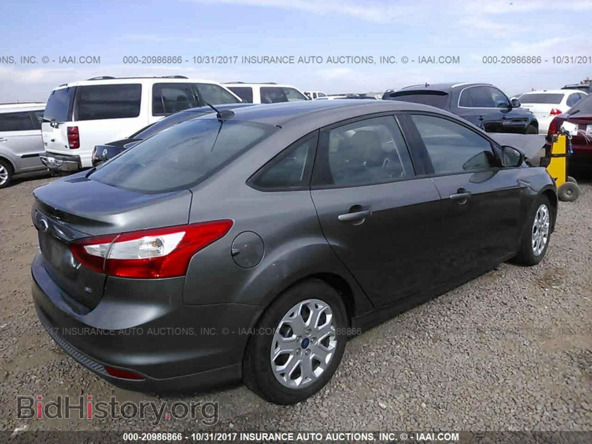 2012 Ford Focus - VIN: 1FAHP3F2XCL454211 - Photo 4