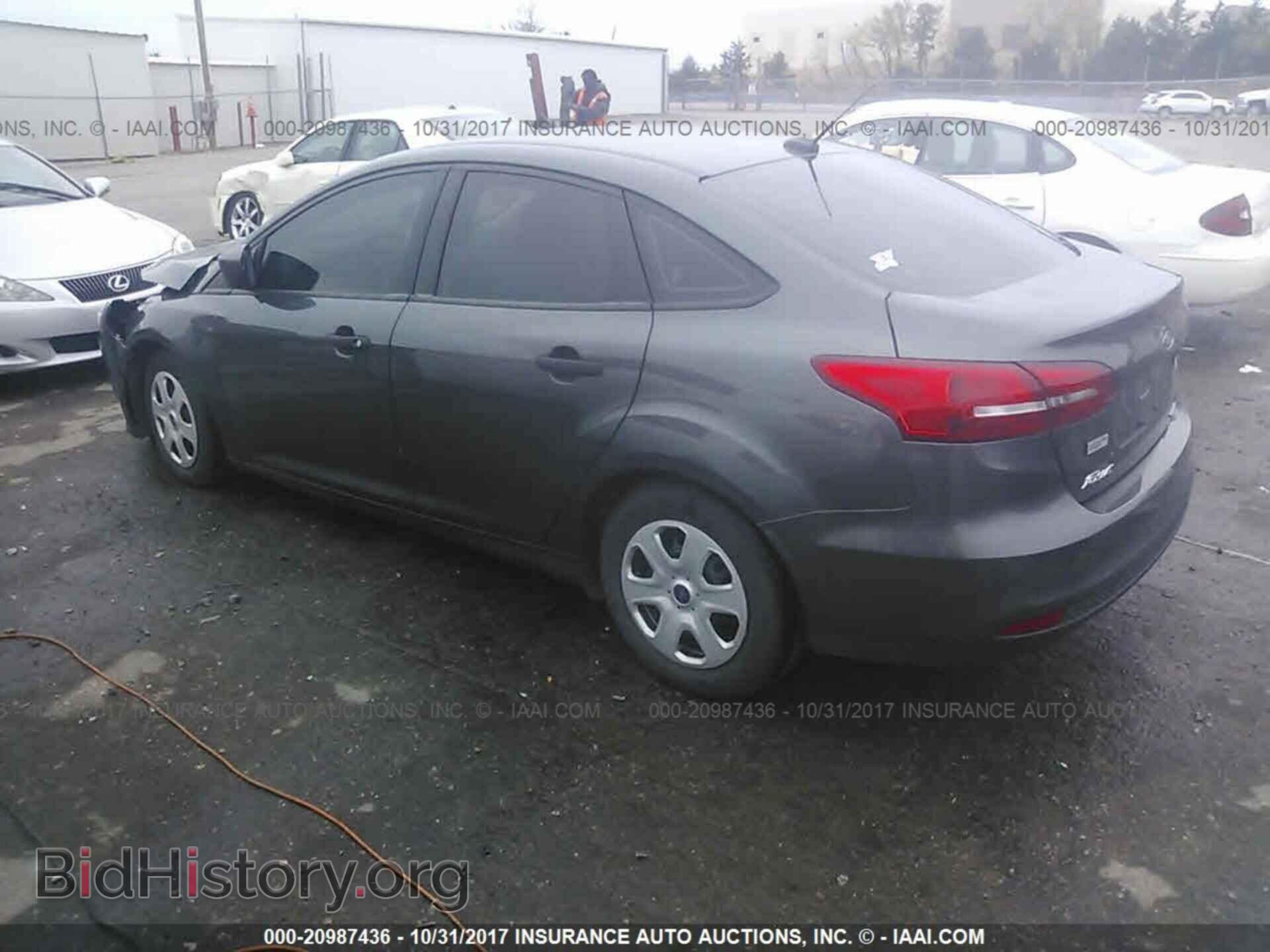 2016 Ford Focus - VIN: 1FADP3E2XGL404883 - Photo 3