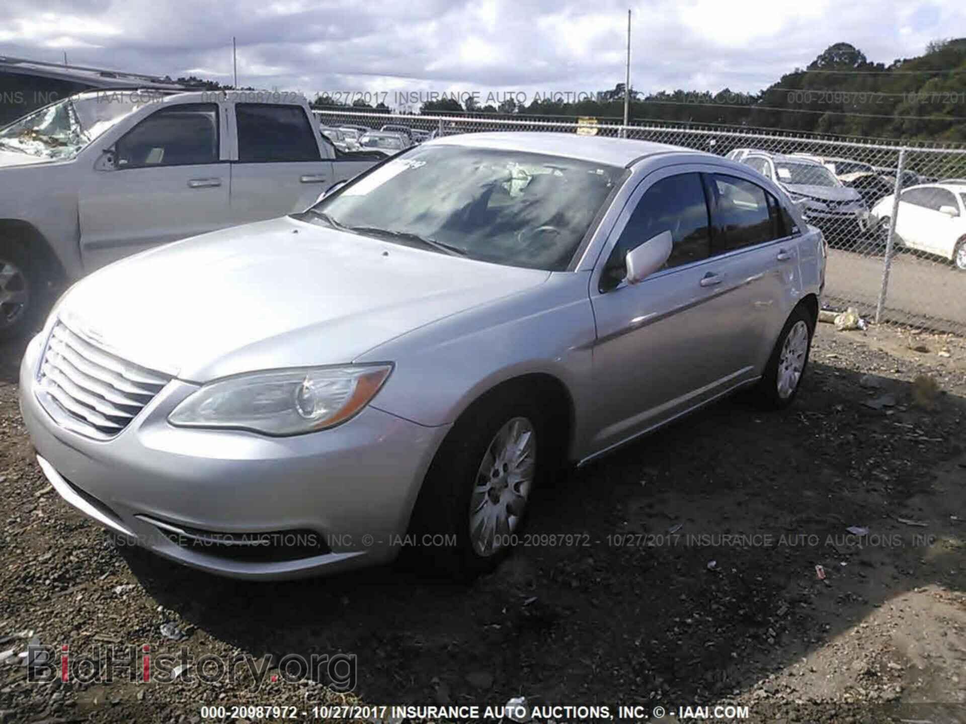 2011 Chrysler 200 - VIN: 1C3BC4FB0BN522010 - Photo 2